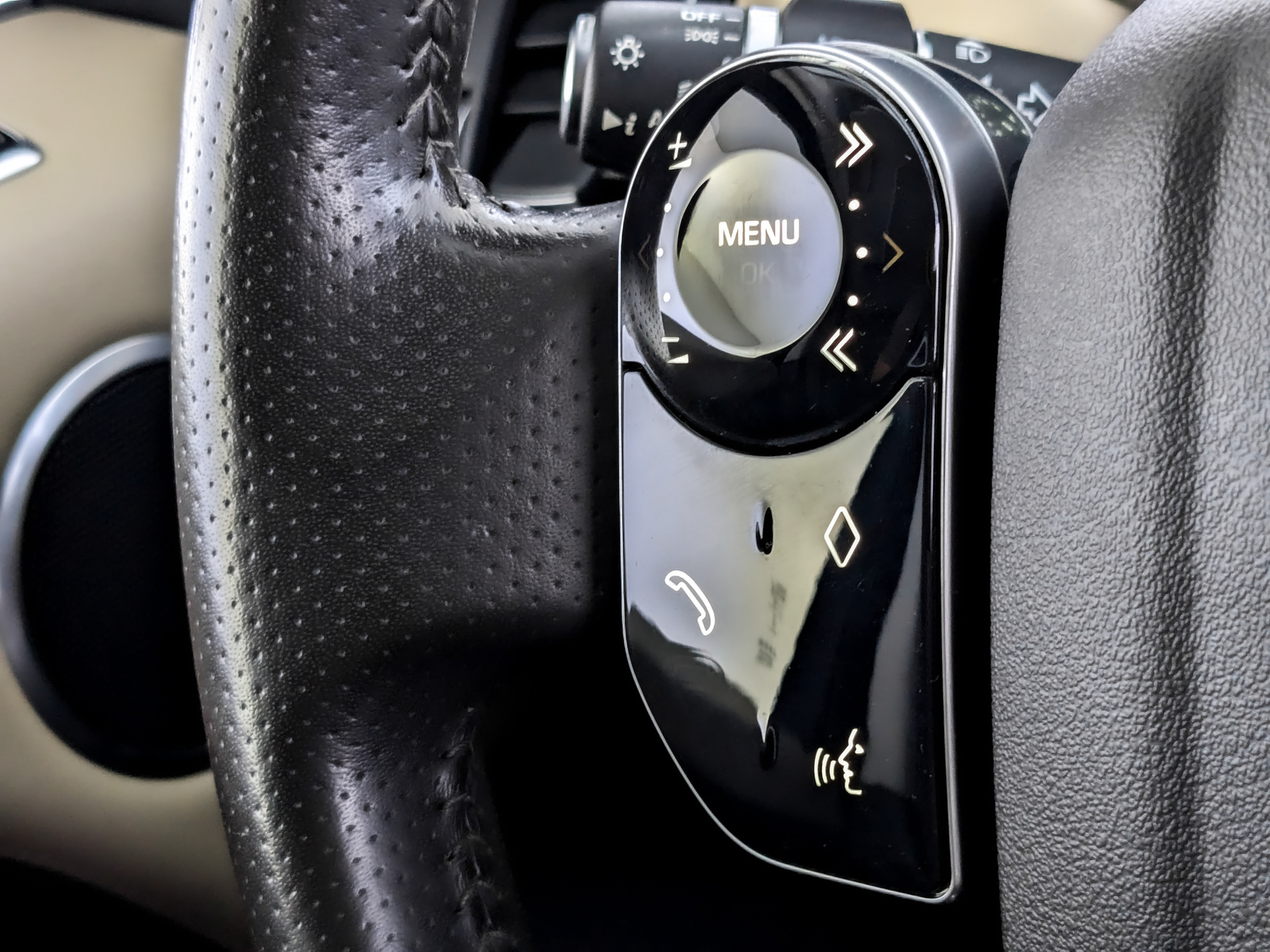 LAND ROVER Range Rover Sport 3.00 (248 л.с), автомат, 2019, пробег 149 913 км
