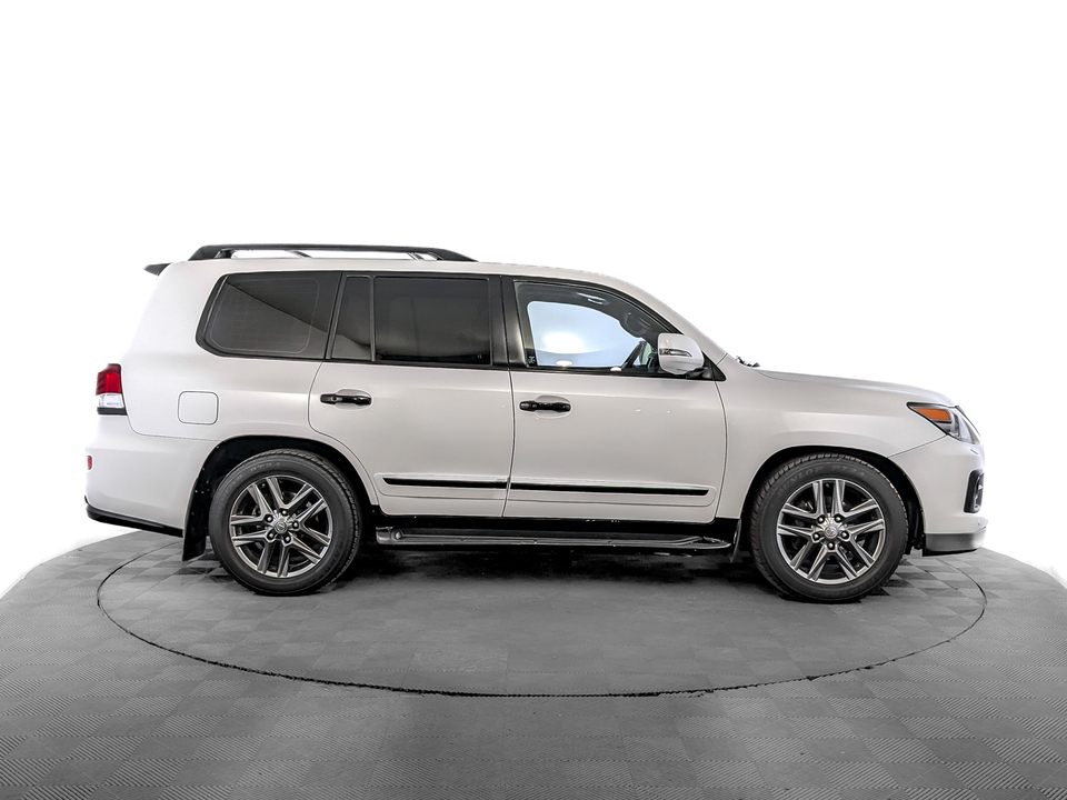Lexus LX III