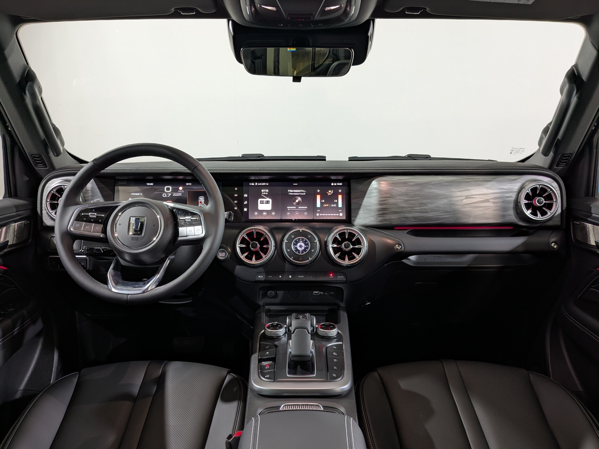 Фото Tank 300 Премиум (Premium) 2.0T/218 8AT 4WD