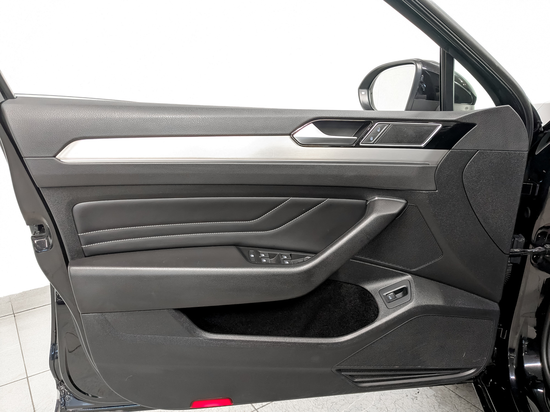 VOLKSWAGEN Passat 2.00 (190 л.с), автомат, 2020, пробег 102 593 км