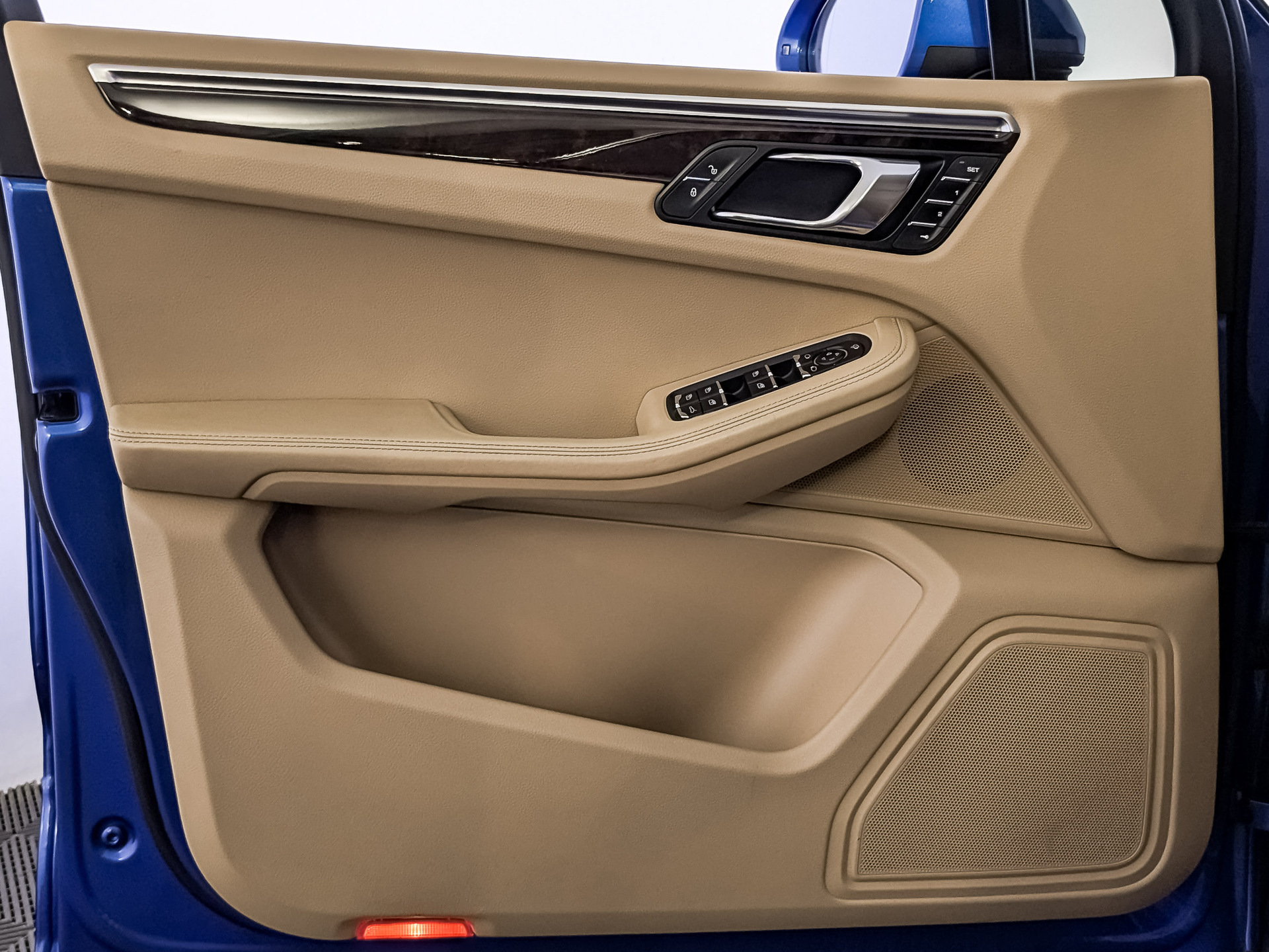 PORSCHE Macan 3.00 (340 л.с), автомат, 2015, пробег 106 337 км