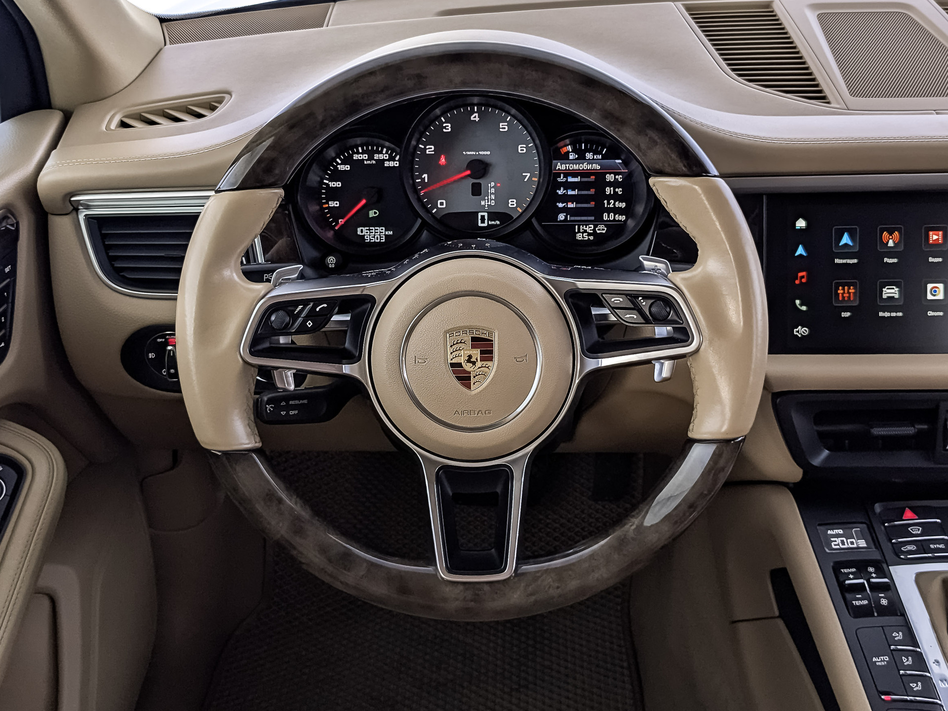 PORSCHE Macan 3.00 (340 л.с), автомат, 2015, пробег 106 337 км