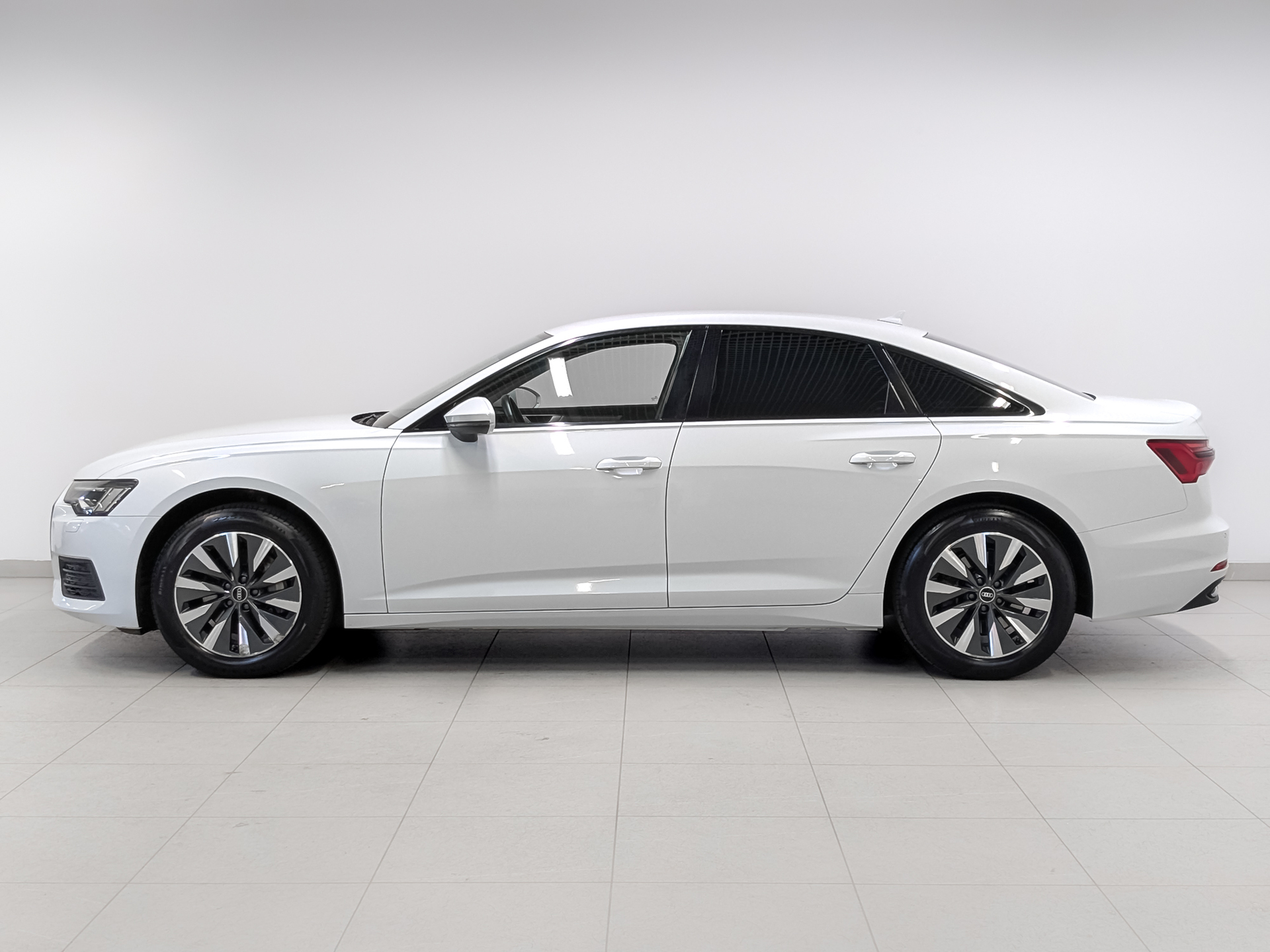AUDI A6 2.00 (245 л.с), автомат, 2021, пробег 52 223 км
