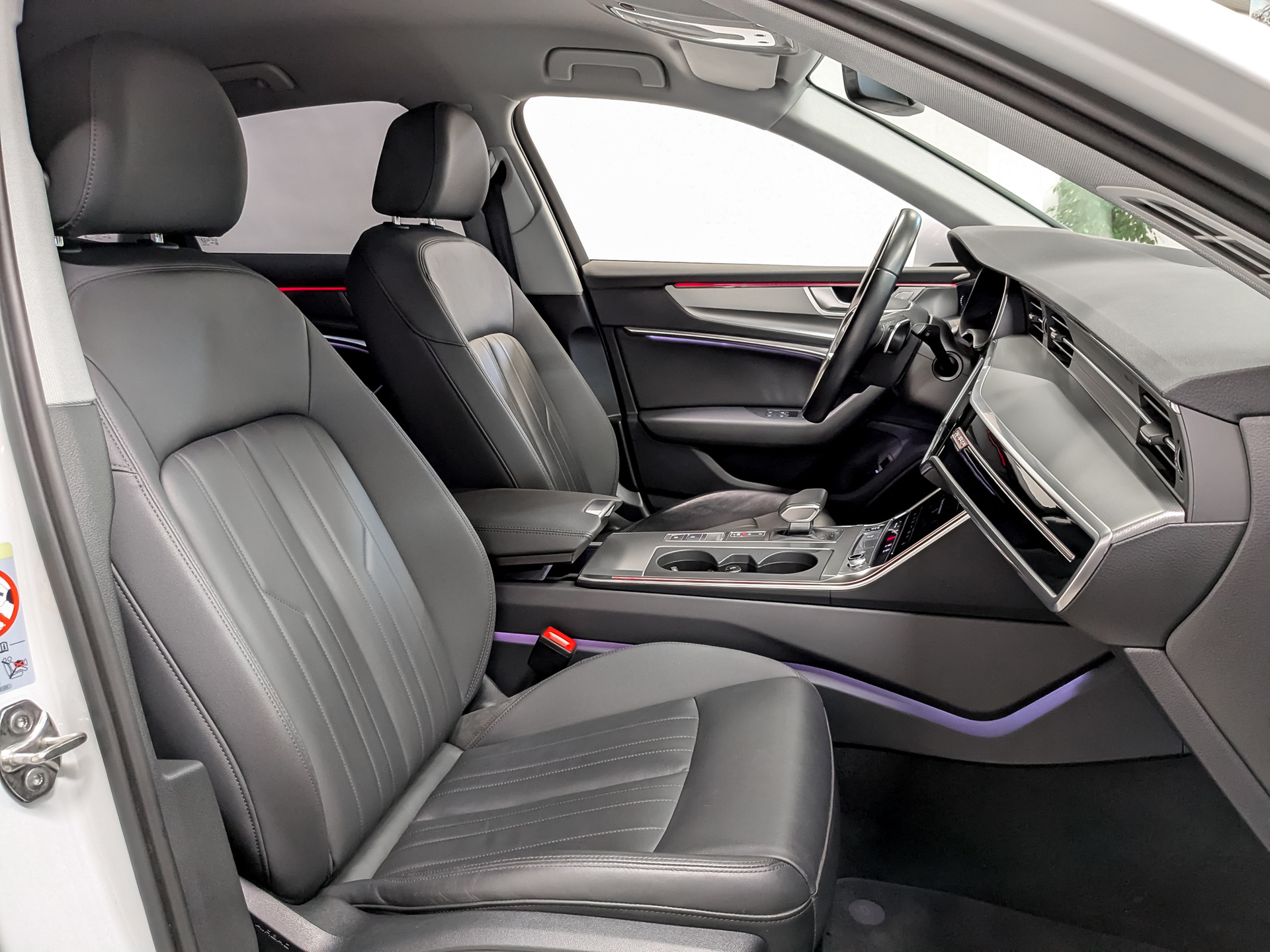AUDI A6 2.00 (245 л.с), автомат, 2021, пробег 52 223 км