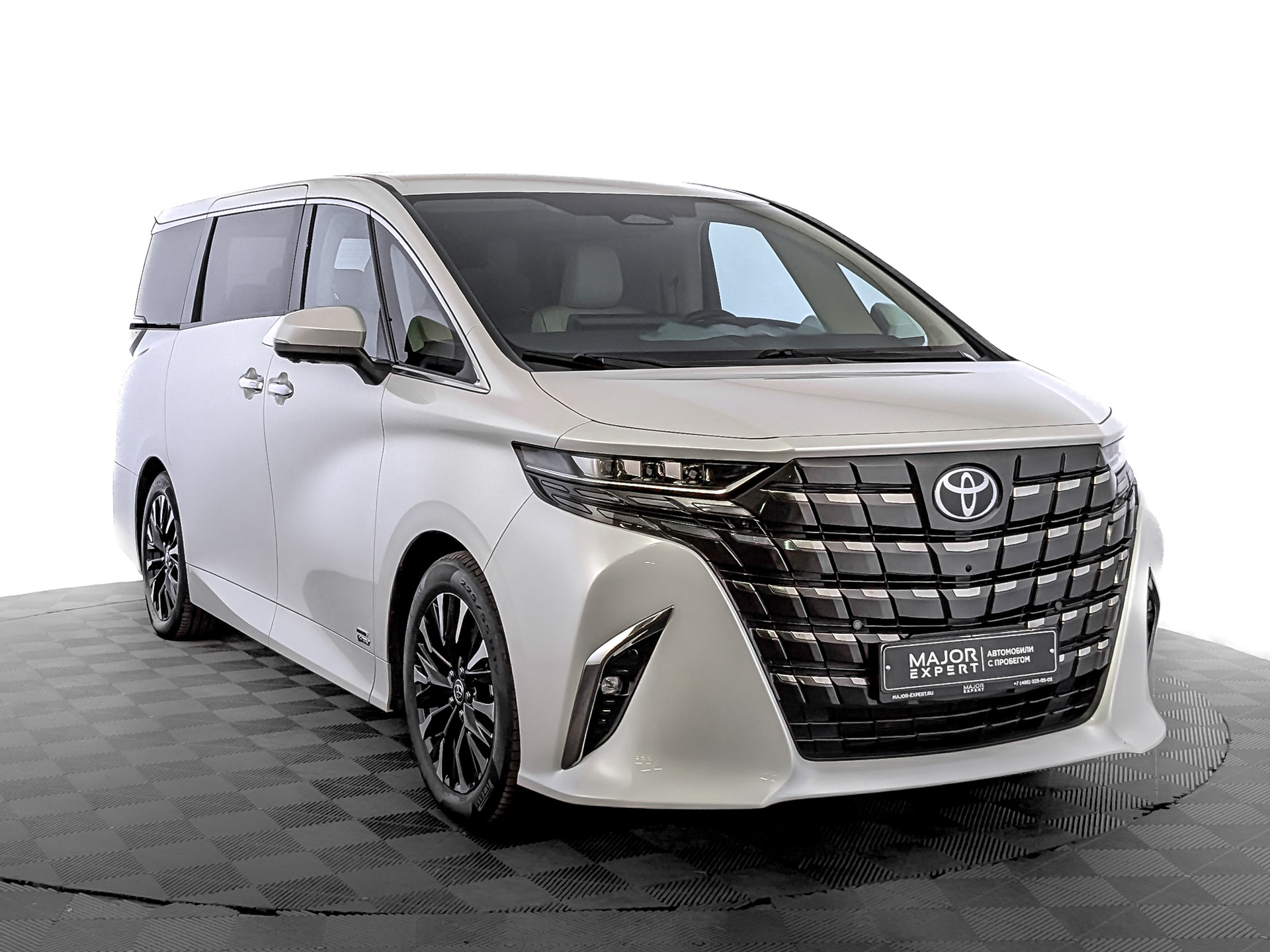 TOYOTA Alphard 2.50 (292 л.с), автомат, 2024, пробег 15 877 км