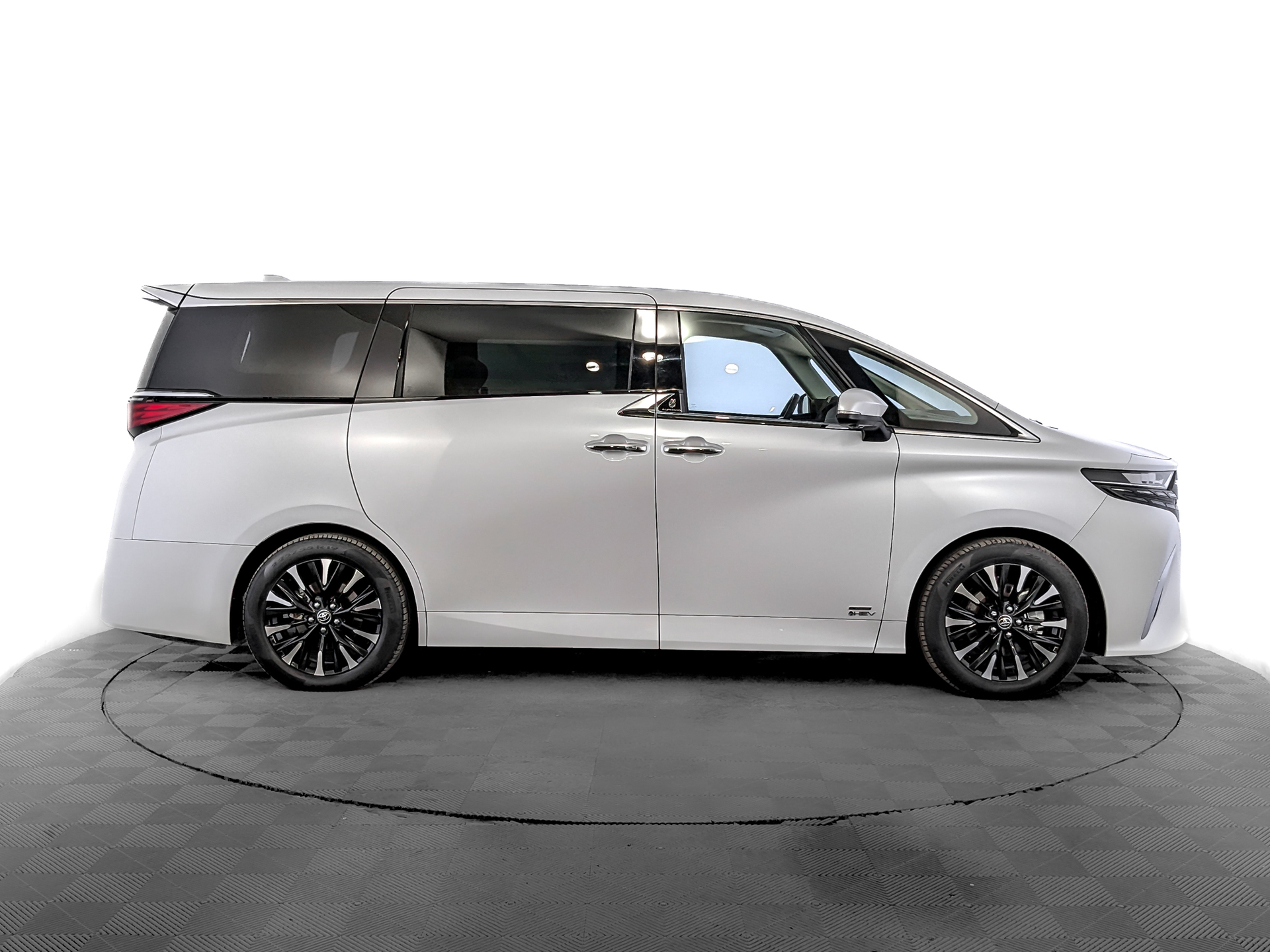 TOYOTA Alphard 2.50 (292 л.с), автомат, 2024, пробег 15 877 км