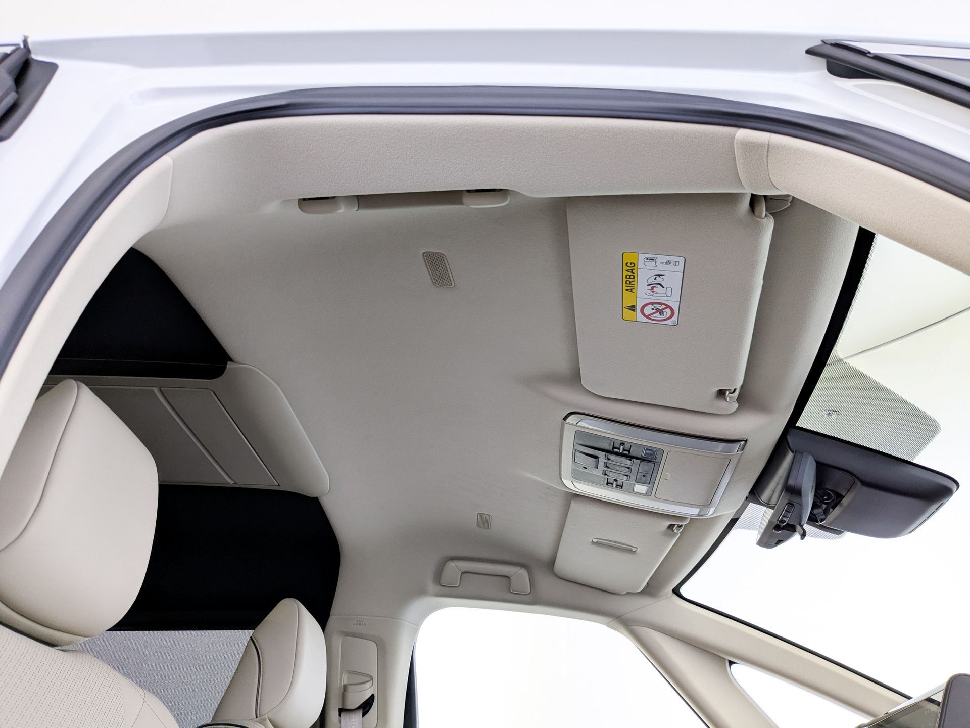 TOYOTA Alphard 2.50 (292 л.с), автомат, 2024, пробег 15 877 км
