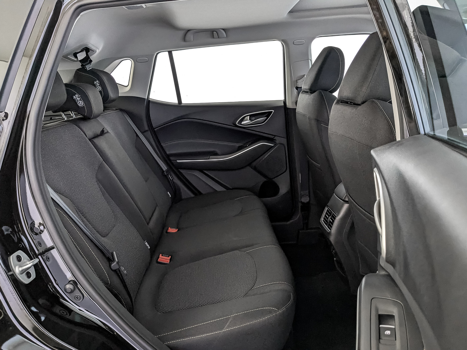Фото Москвич 3 Комфорт с телематикой 1.5T/136 CVT 5D
