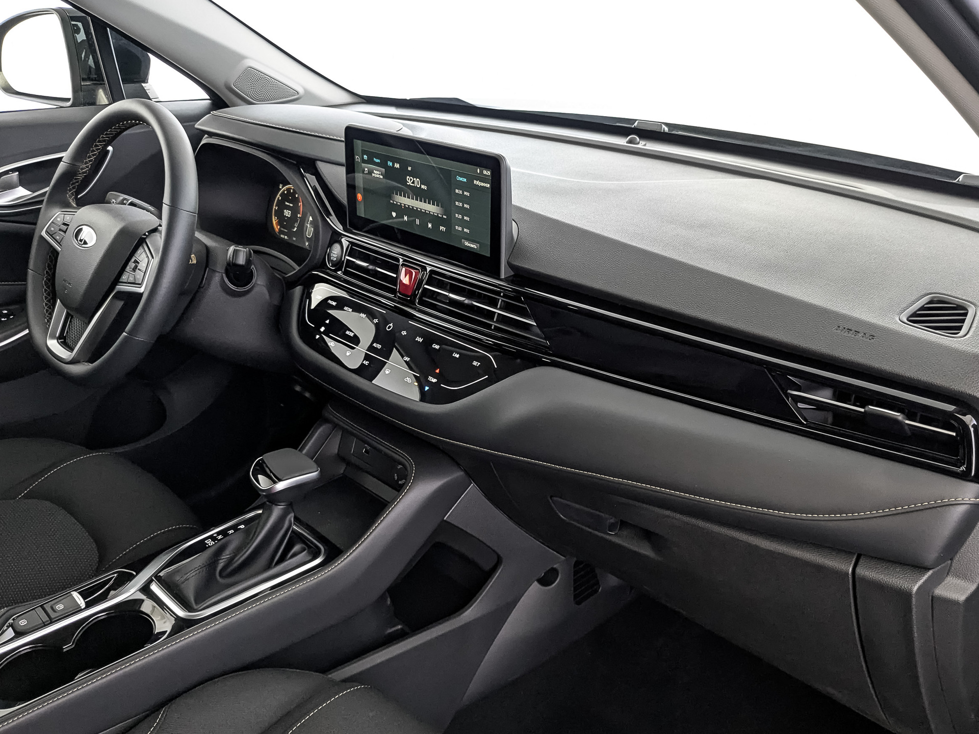 Фото Москвич 3 Комфорт с телематикой 1.5T/136 CVT 5D