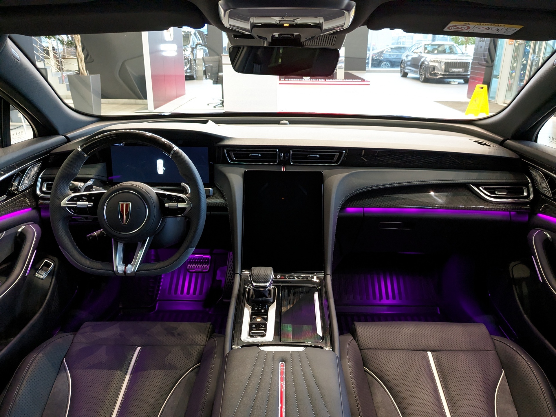 Фото Hongqi H6 Dynamic 2.0T/245 8AT 5L