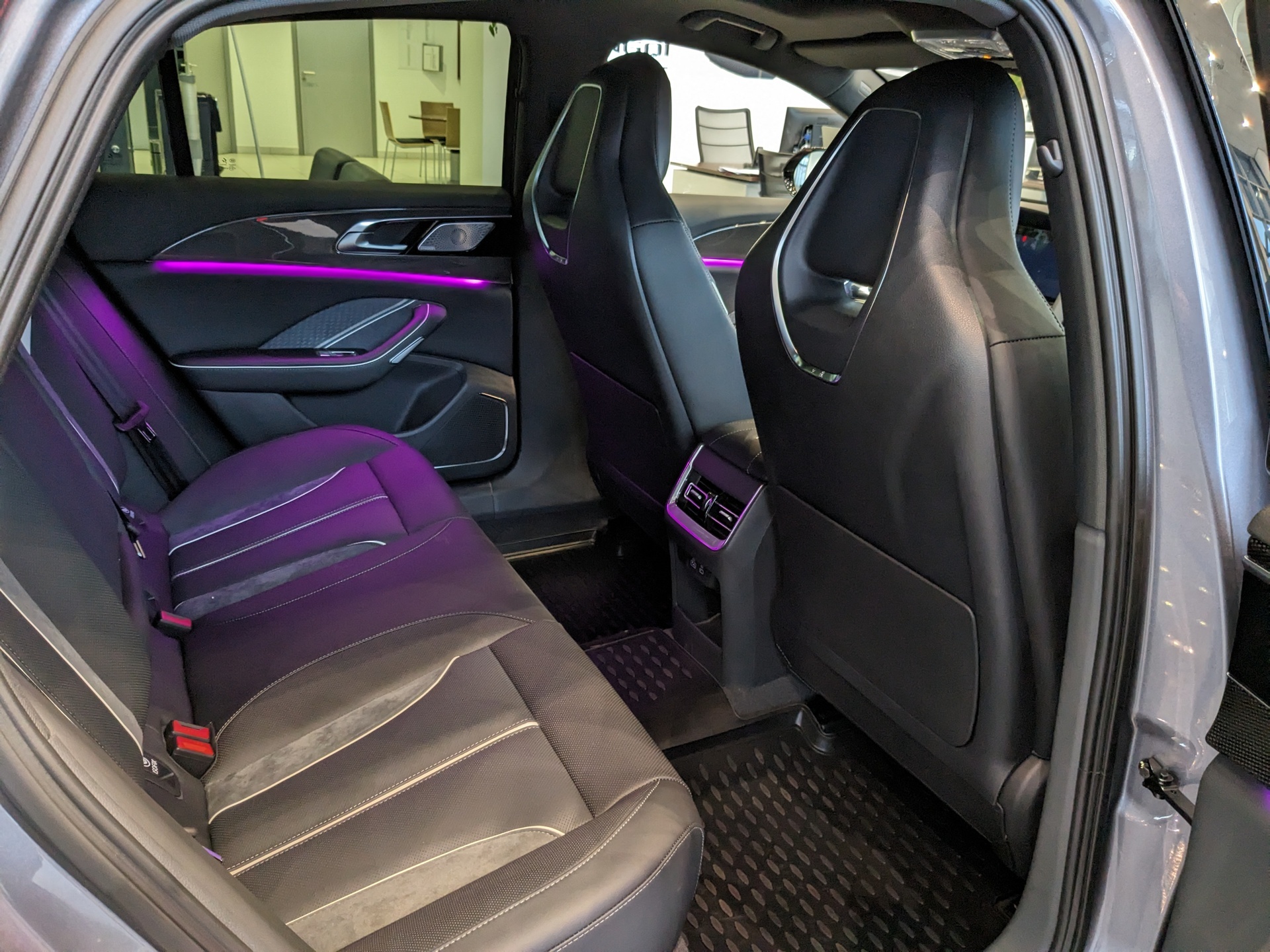 Фото Hongqi H6 Dynamic 2.0T/245 8AT 5L