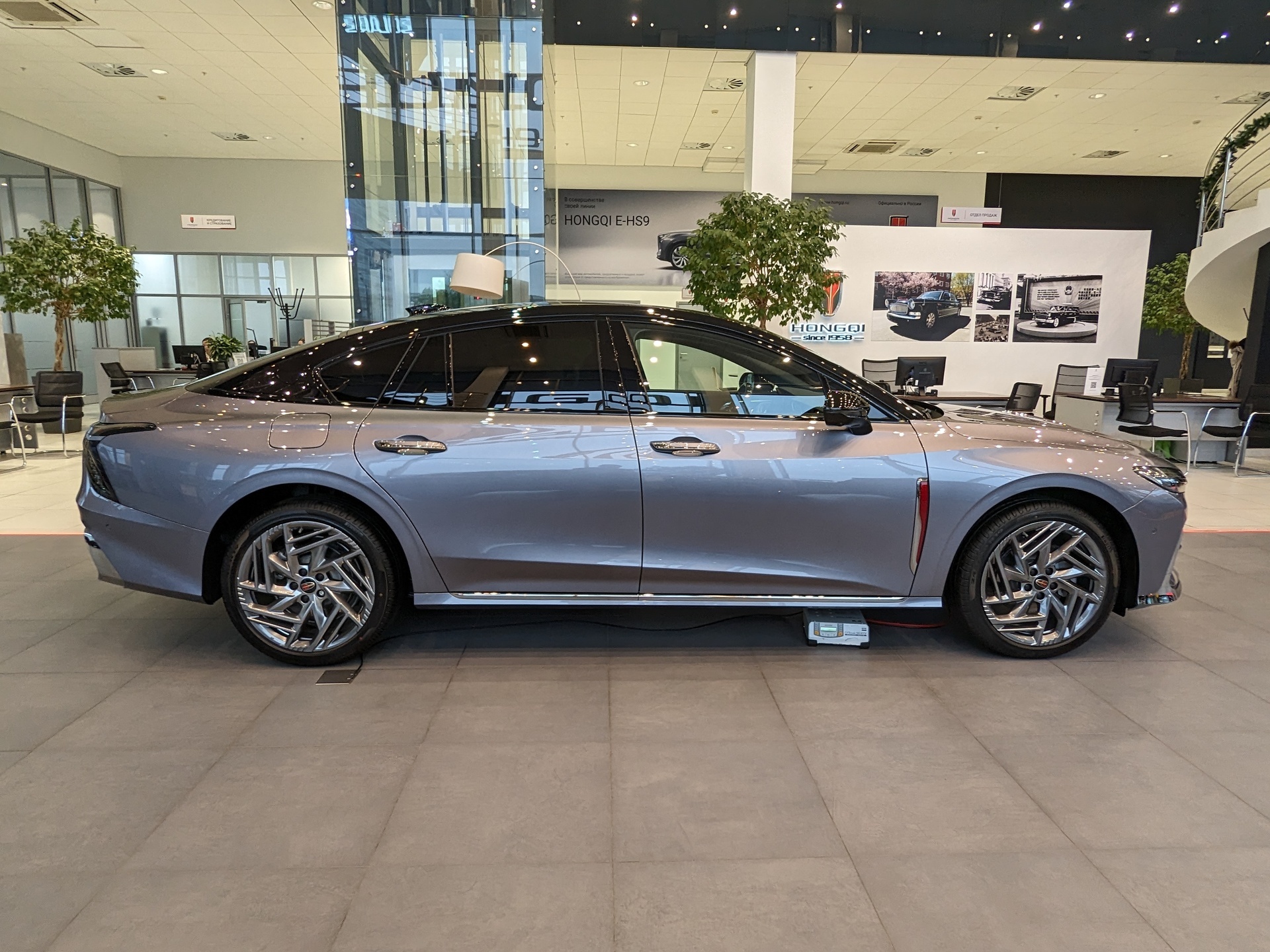 Фото Hongqi H6 Dynamic 2.0T/245 8AT 5L