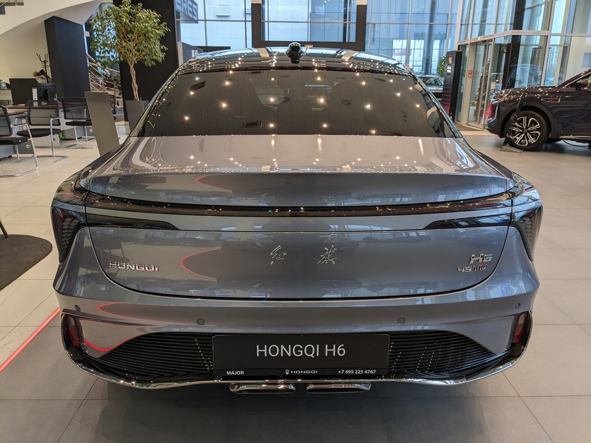 Фото Hongqi H6 Dynamic 2.0T/245 8AT 5L