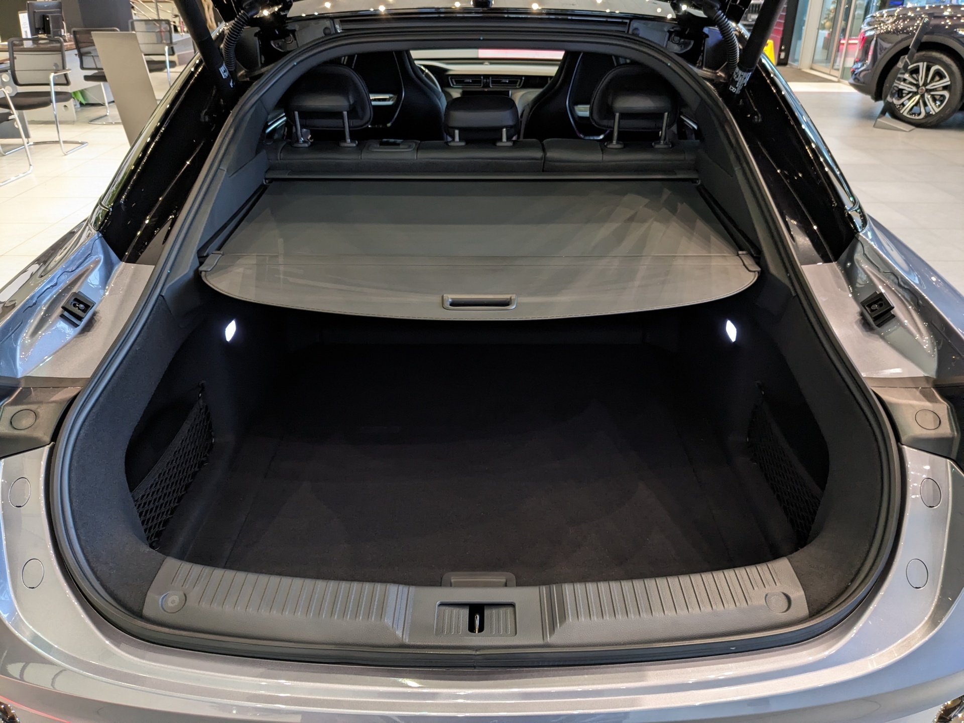 Фото Hongqi H6 Dynamic 2.0T/245 8AT 5L