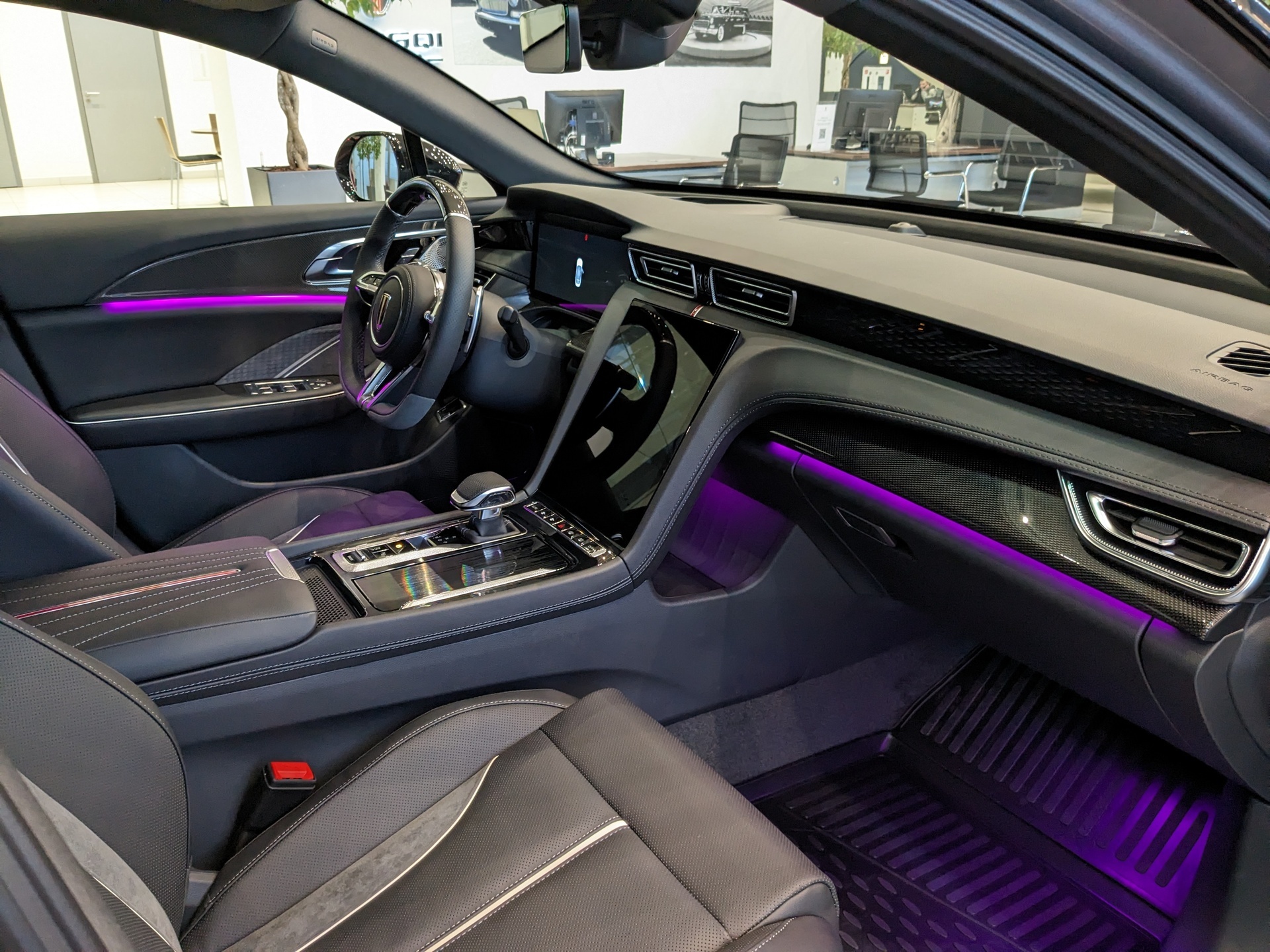Фото Hongqi H6 Dynamic 2.0T/245 8AT 5L
