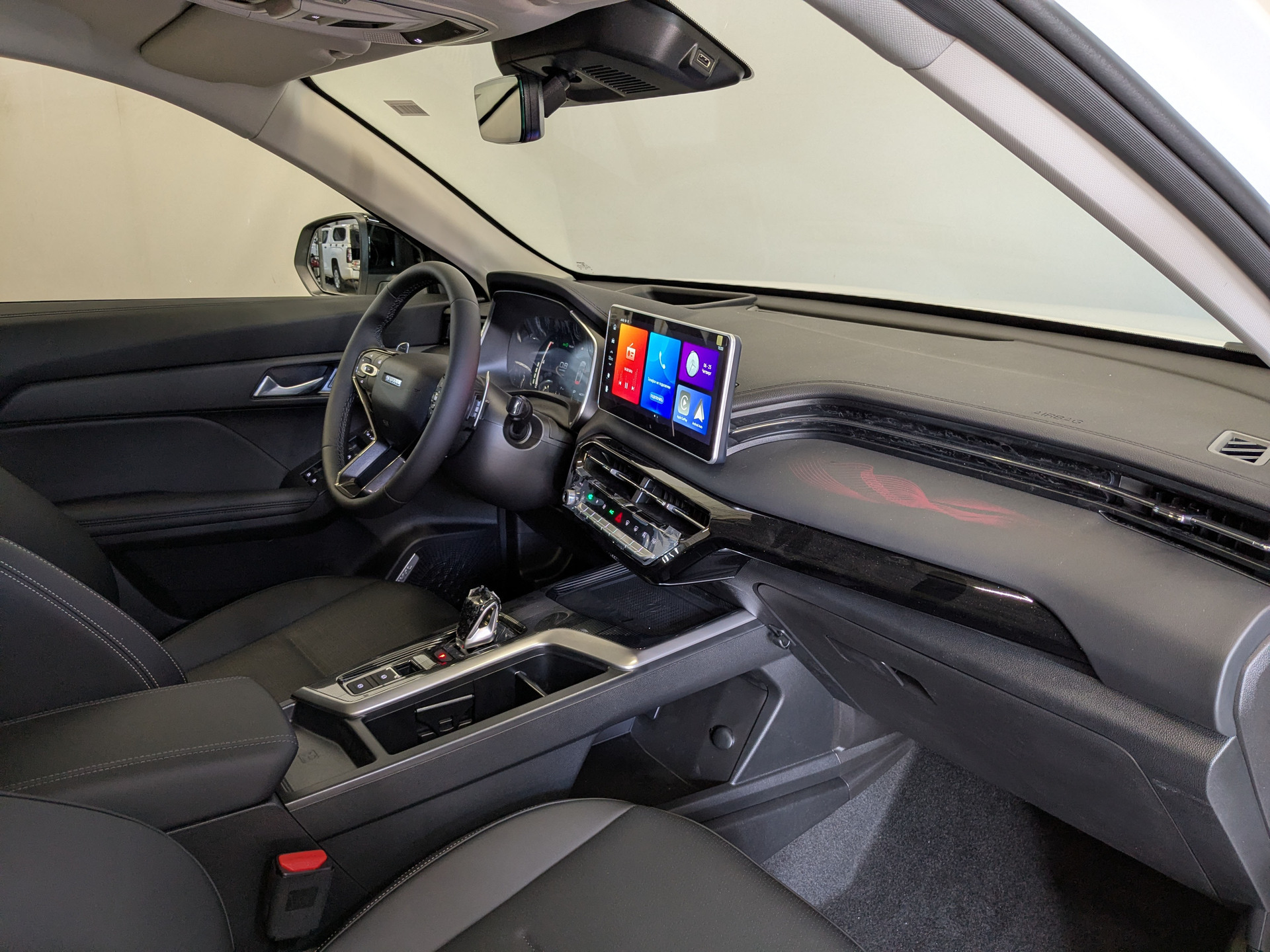 Фото Haval Jolion Техно + 1.5T/150 7RT 4WD