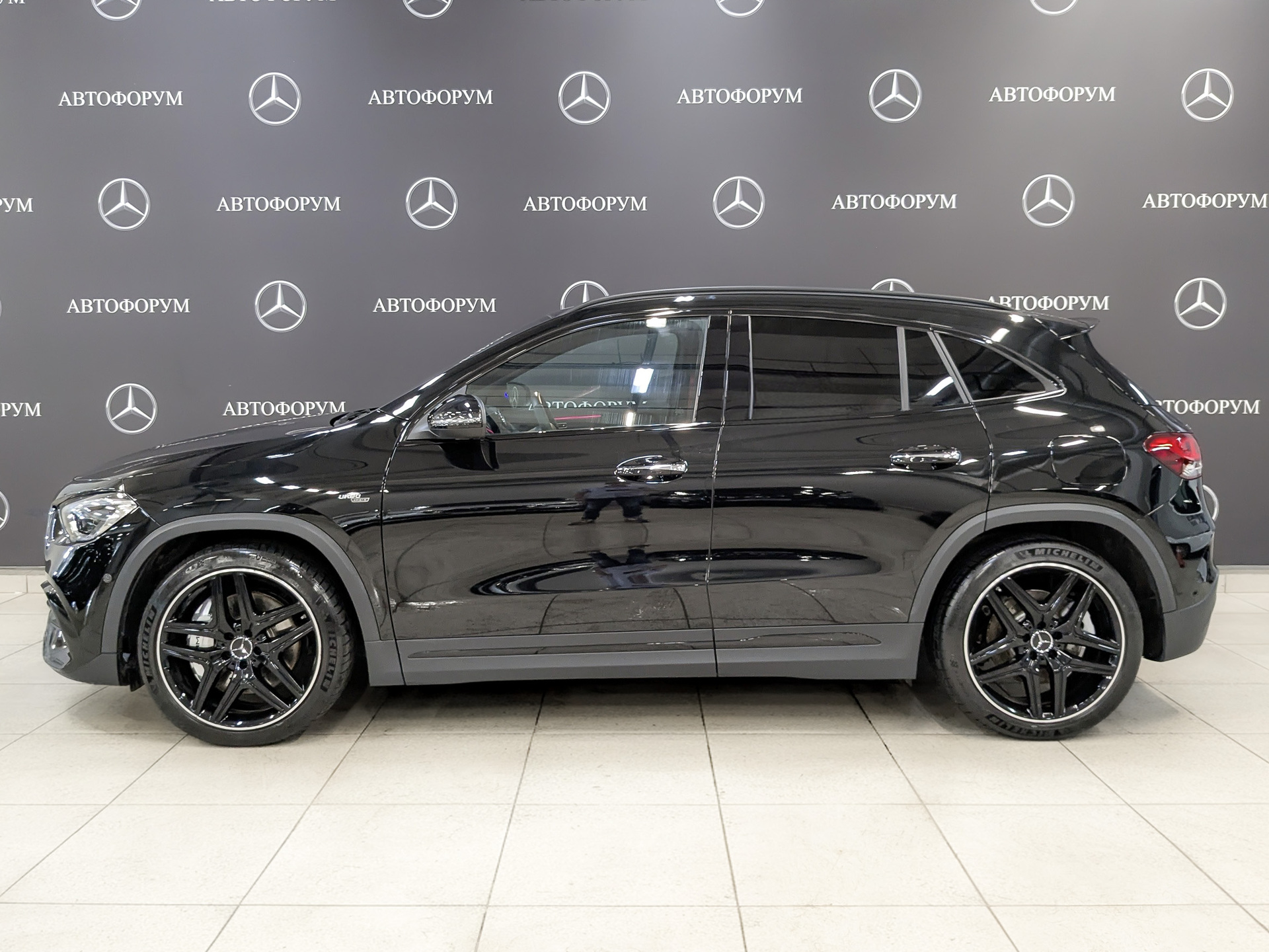 MERCEDES-BENZ GLA AMG 35 4M 2.00 (306 л.с), автомат, 2020, пробег 14 735 км