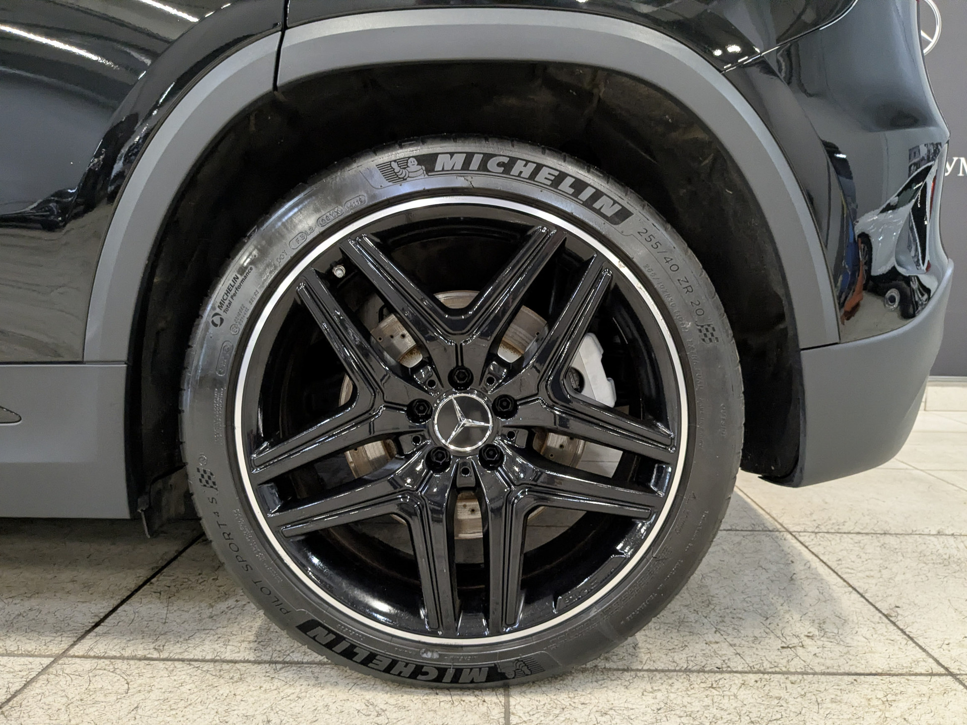 MERCEDES-BENZ GLA AMG 35 4M 2.00 (306 л.с), автомат, 2020, пробег 14 735 км