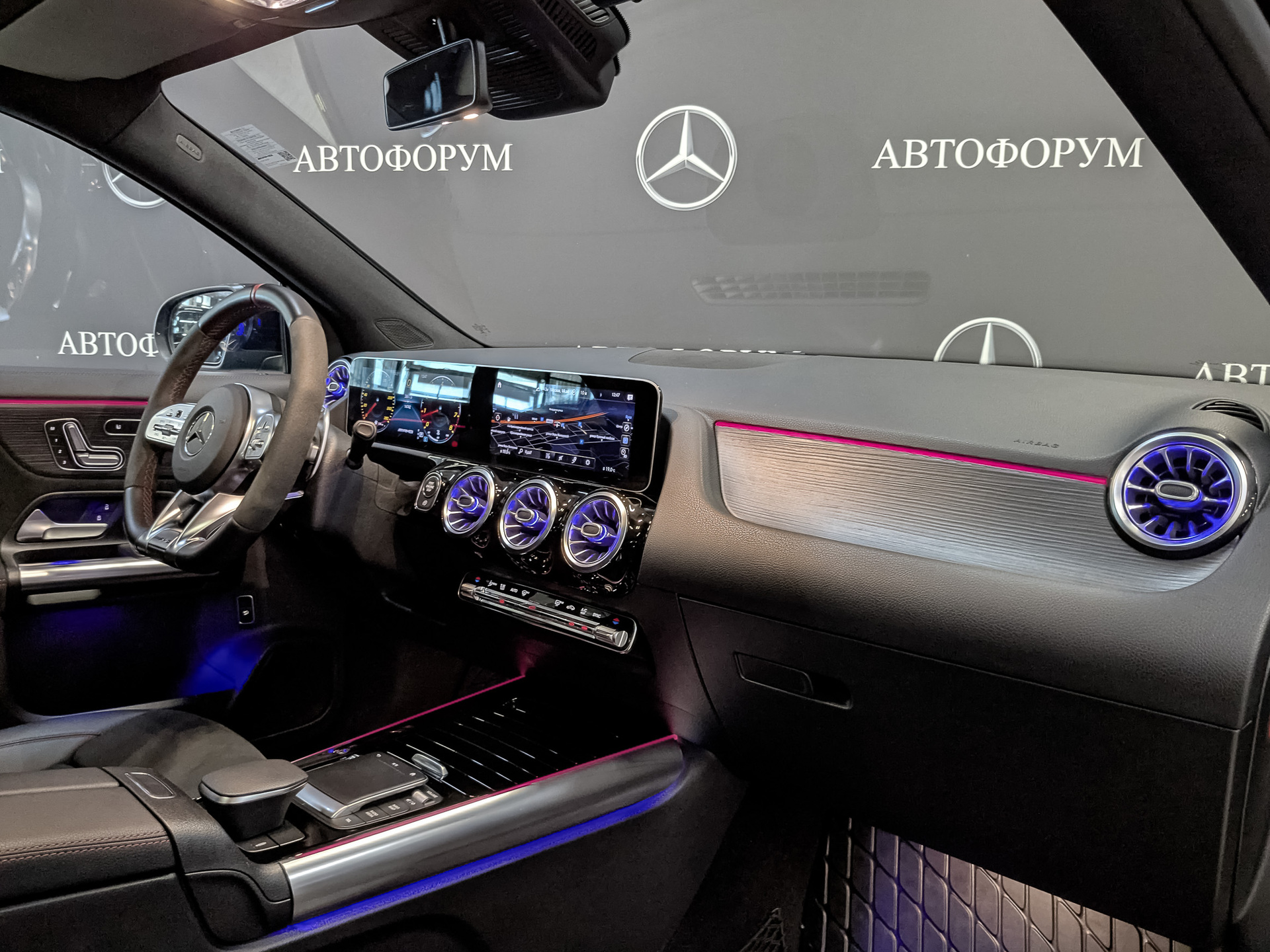 MERCEDES-BENZ GLA AMG 35 4M 2.00 (306 л.с), автомат, 2020, пробег 14 735 км