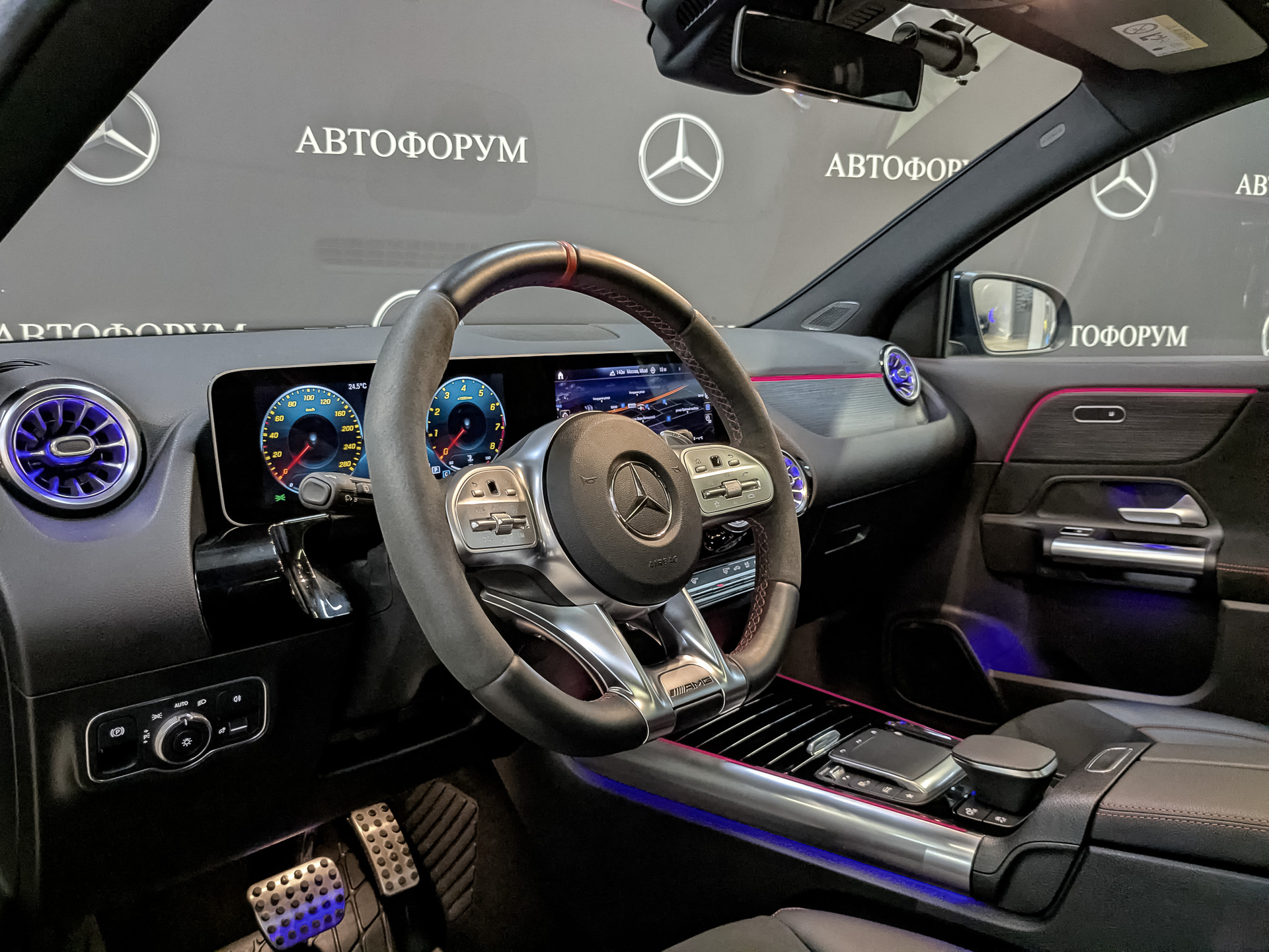 MERCEDES-BENZ GLA AMG 35 4M 2.00 (306 л.с), автомат, 2020, пробег 14 735 км