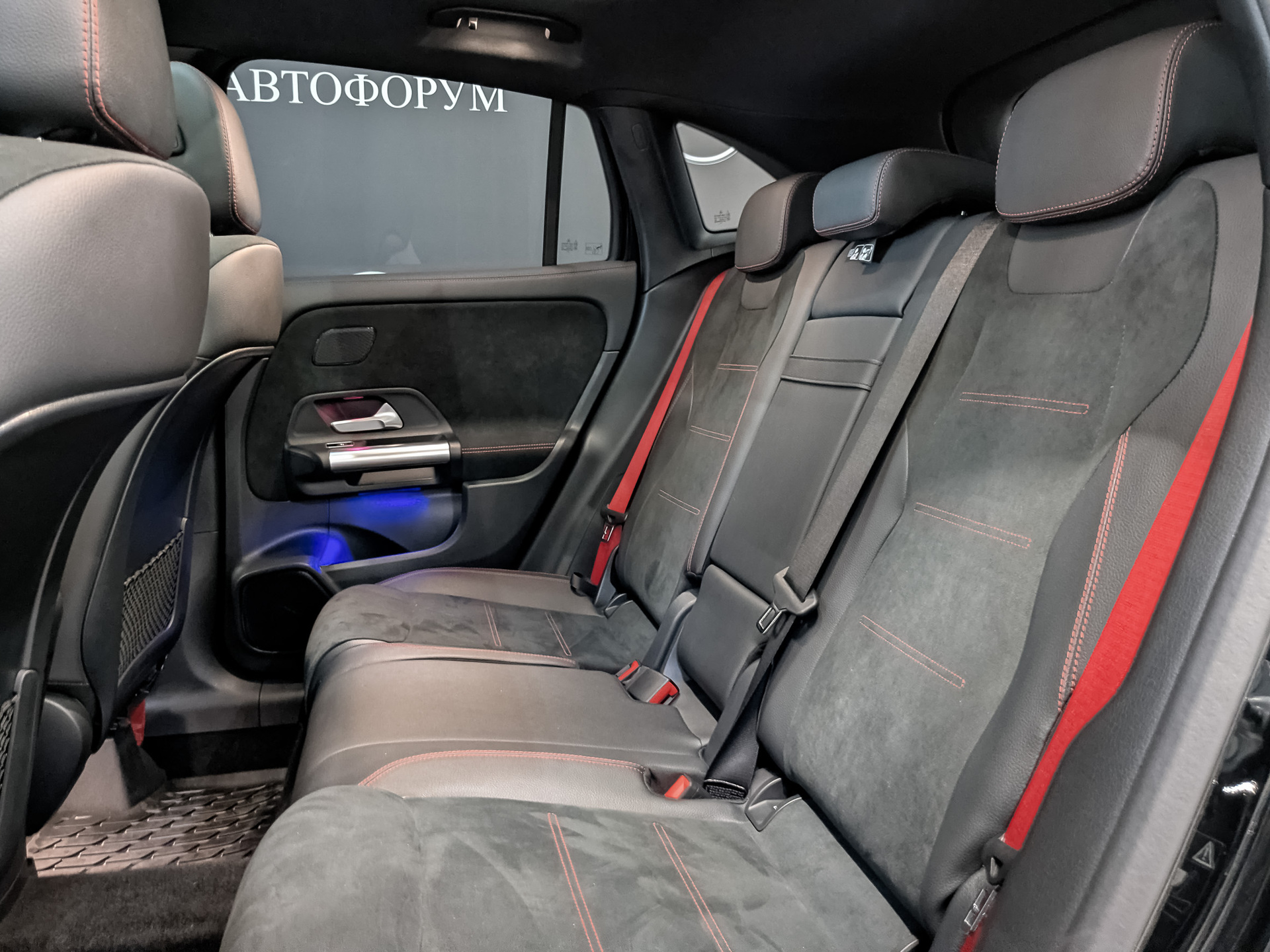 MERCEDES-BENZ GLA AMG 35 4M 2.00 (306 л.с), автомат, 2020, пробег 14 735 км