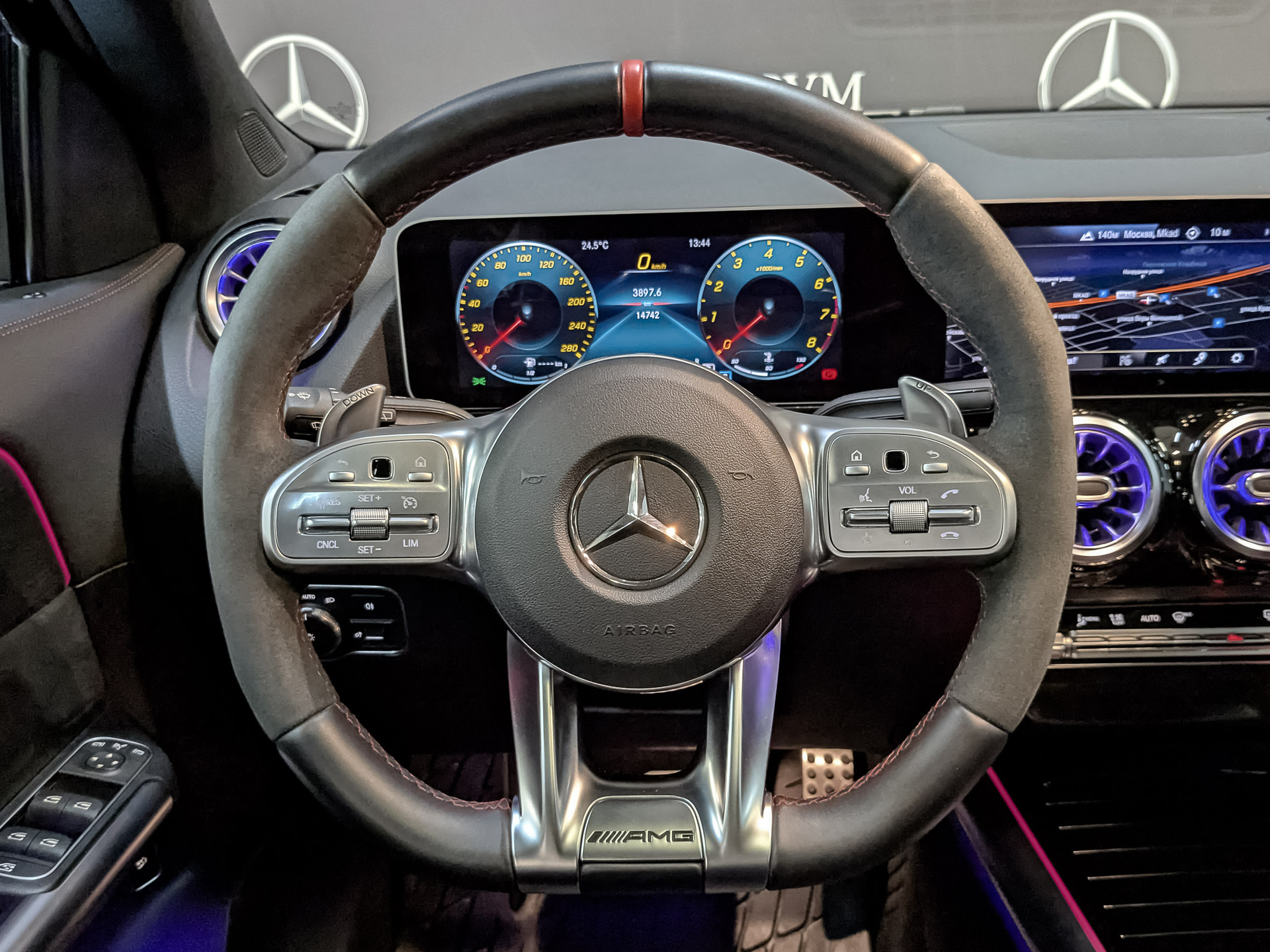 MERCEDES-BENZ GLA AMG 35 4M 2.00 (306 л.с), автомат, 2020, пробег 14 735 км