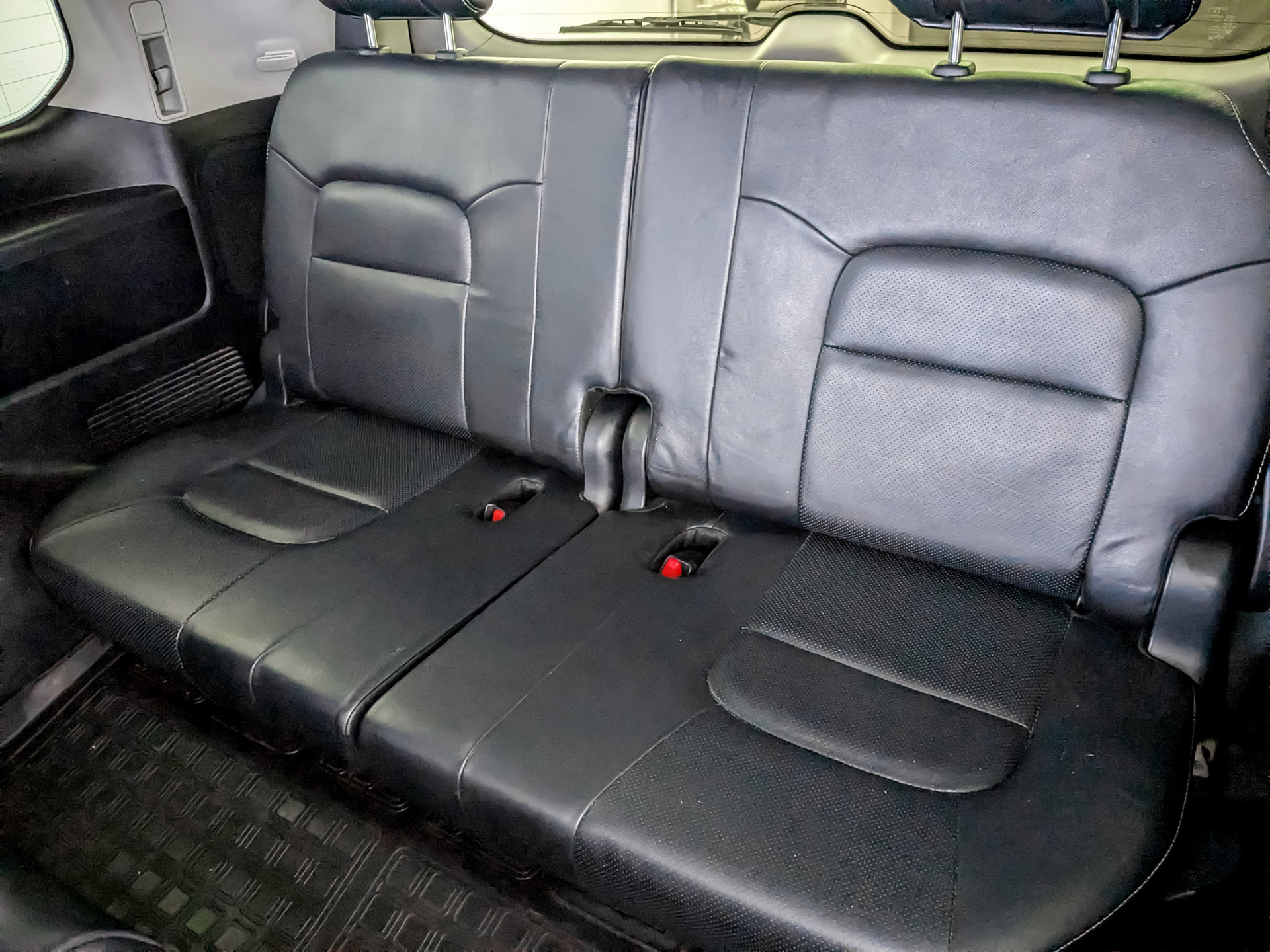 TOYOTA Land Cruiser 200 4.50 (235 л.с), автомат, 2014, пробег 243 989 км