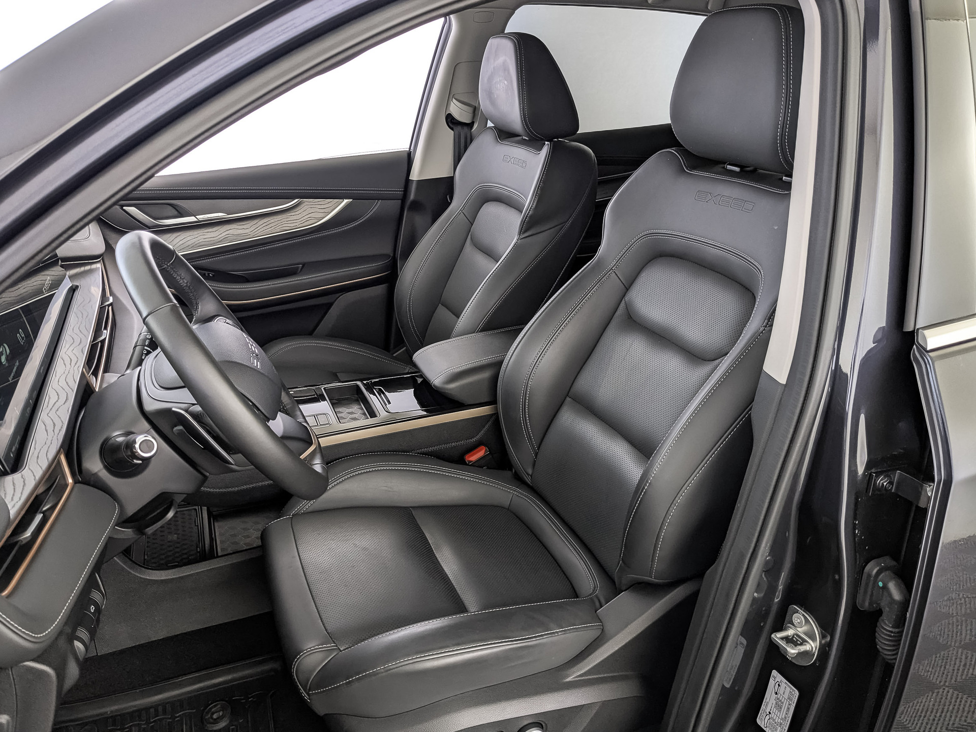 EXEED LX 1.50 (147 л.с), автомат, 2023, пробег 41 615 км
