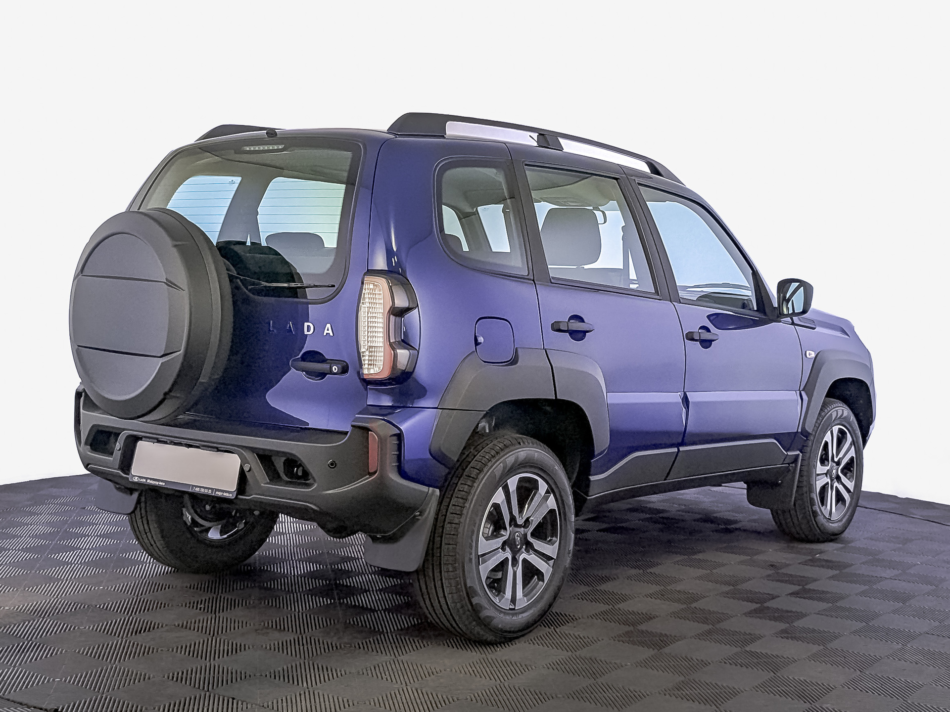 Фото Lada Niva Travel Драйв 1.8/90 5MT