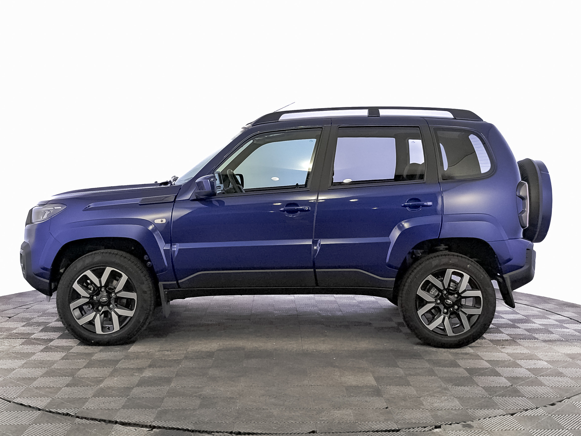 Фото Lada Niva Travel КХЛ 1.8/90 5MT