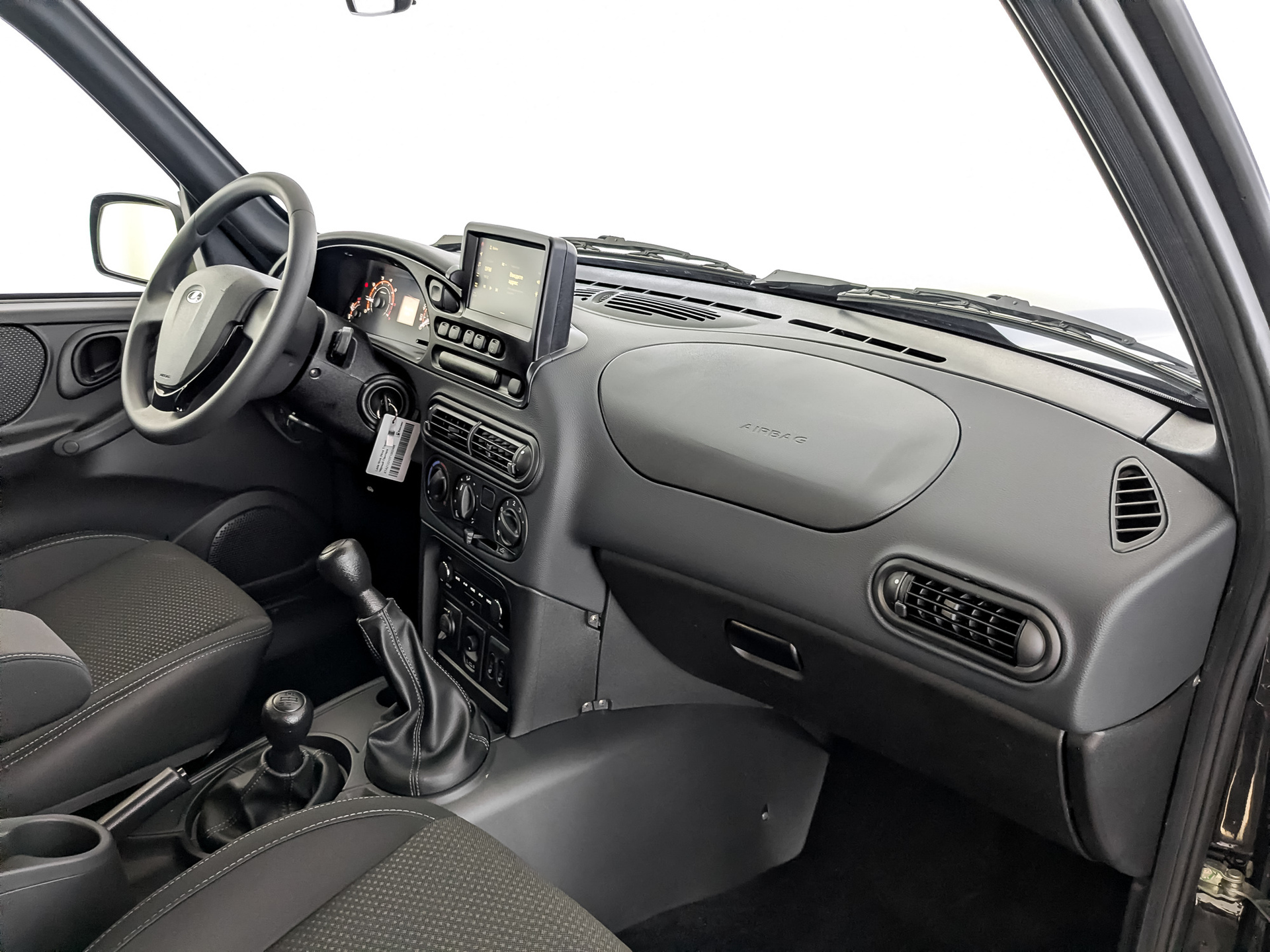 Фото Lada Niva Travel КХЛ 1.8/90 5MT