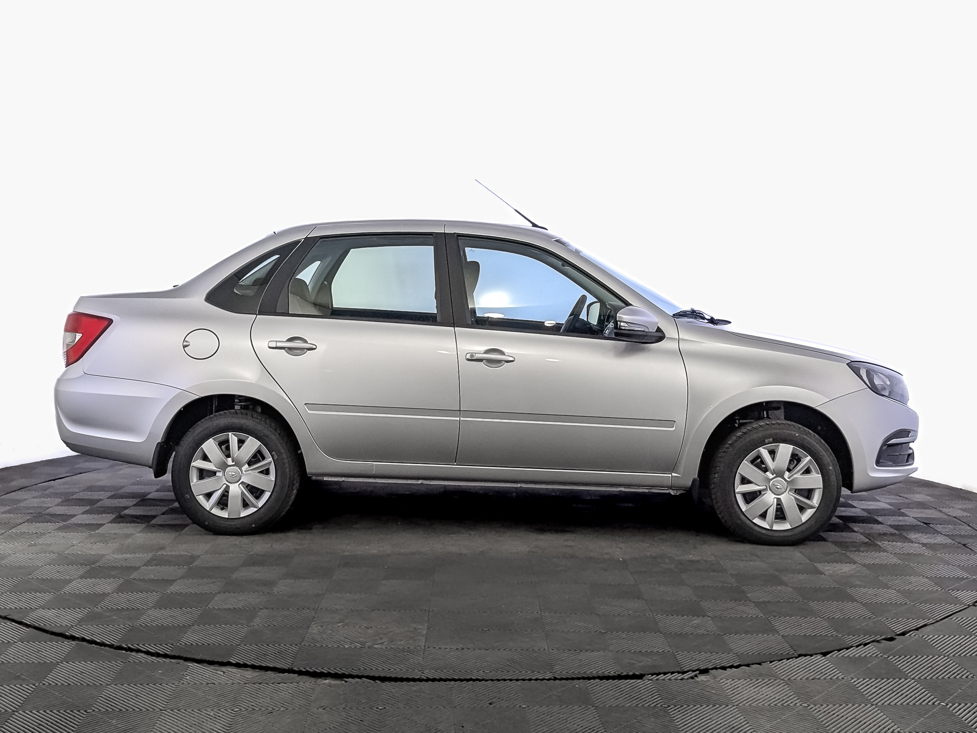 Фото Lada Granta II Седан Комфорт (5D8) 1.6/90 5MT