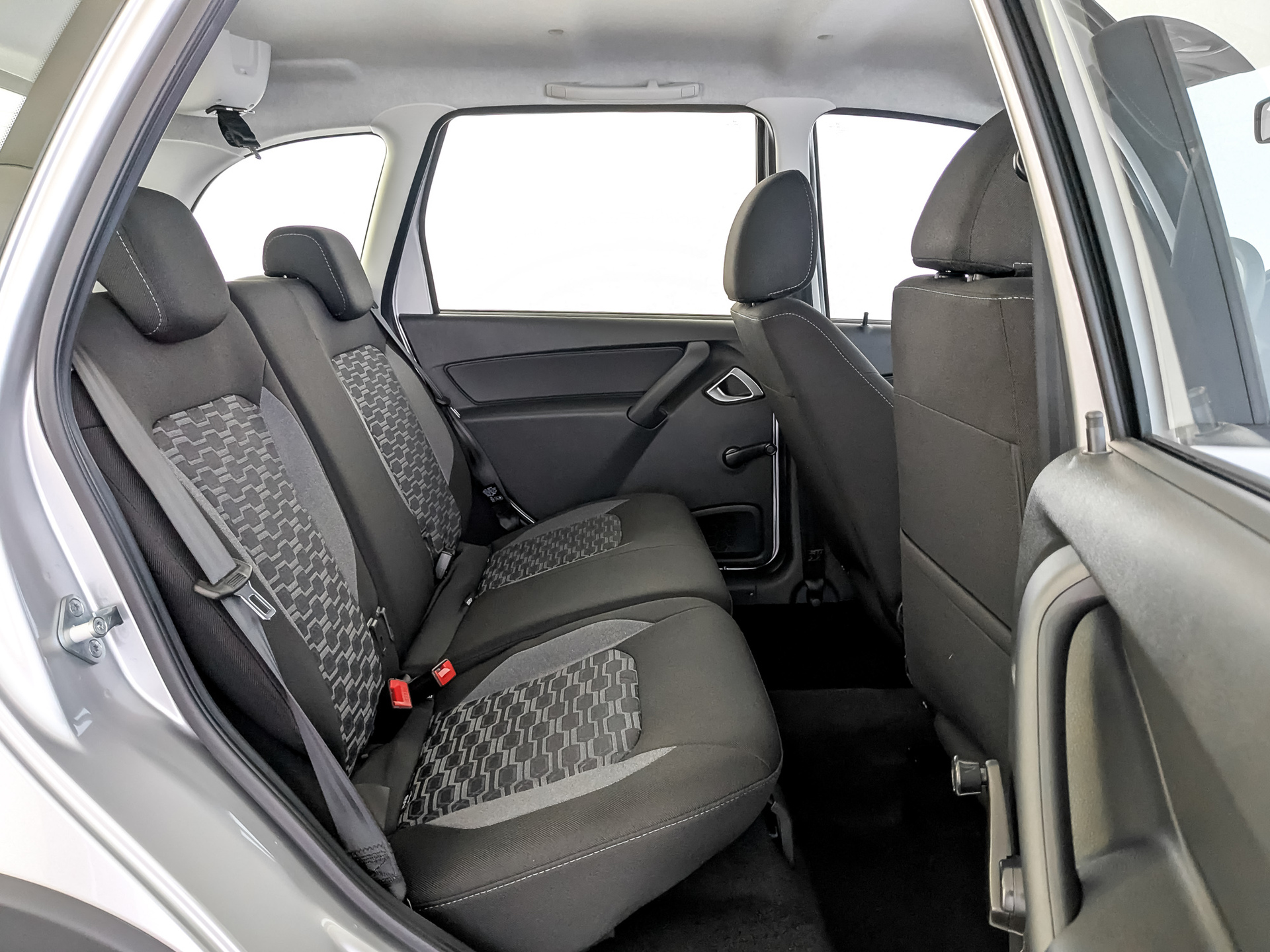 Фото Lada Granta II Универсал Кросс Комфорт (XBJ) 1.6/90 5MT