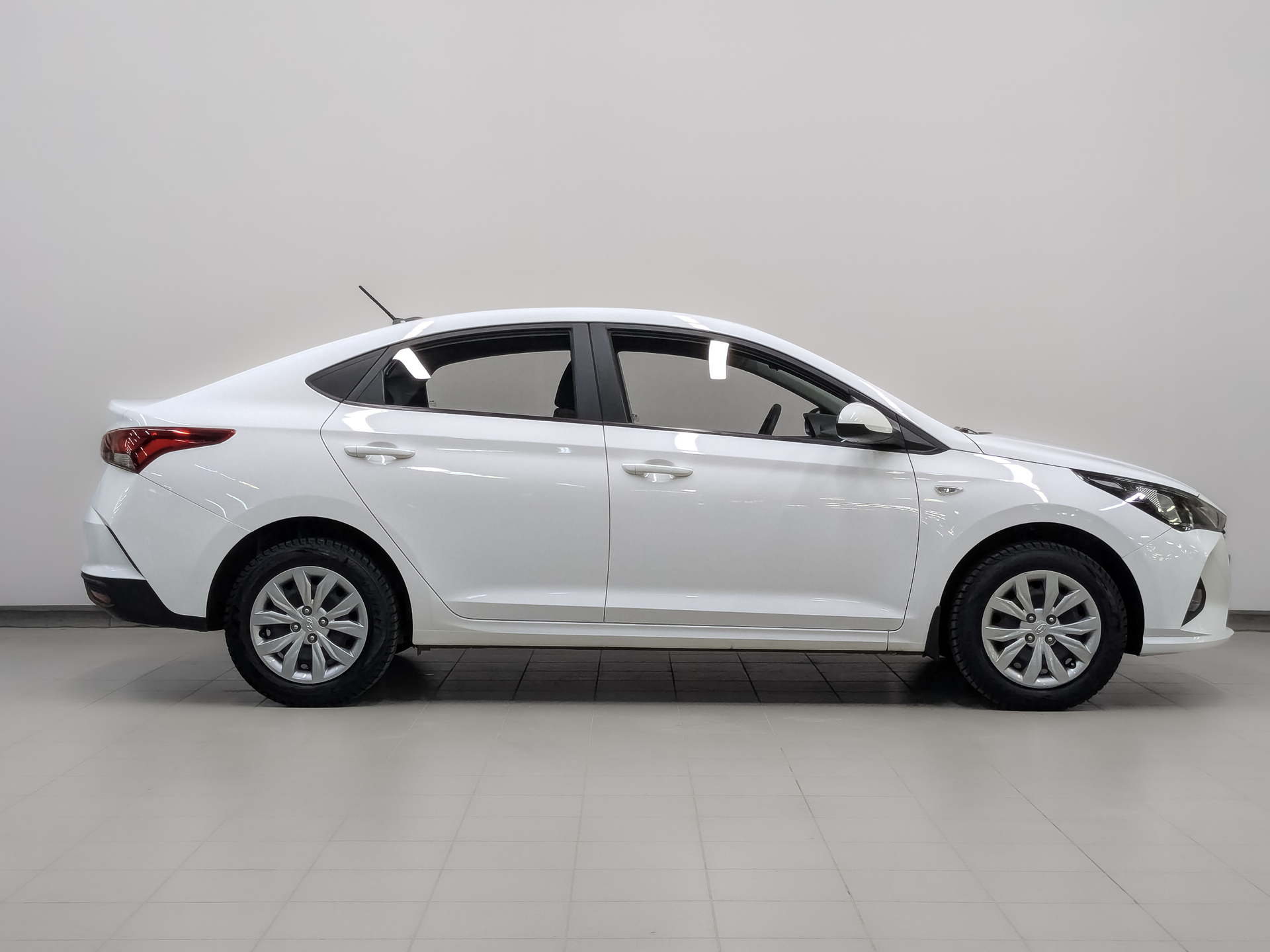 HYUNDAI Solaris 1.60 (123 л.с), автомат, 2022, пробег 72 047 км