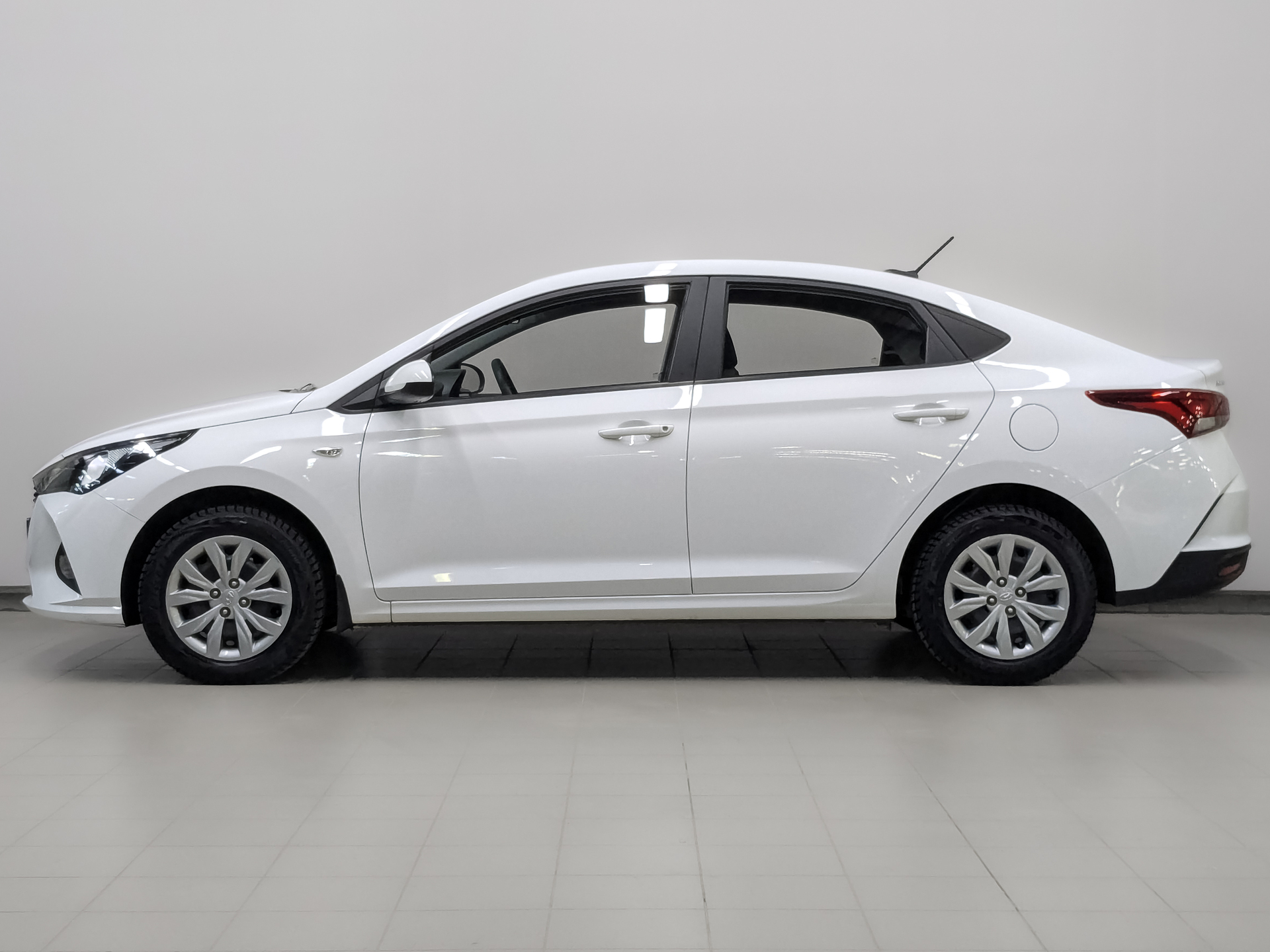 HYUNDAI Solaris 1.60 (123 л.с), автомат, 2022, пробег 72 047 км