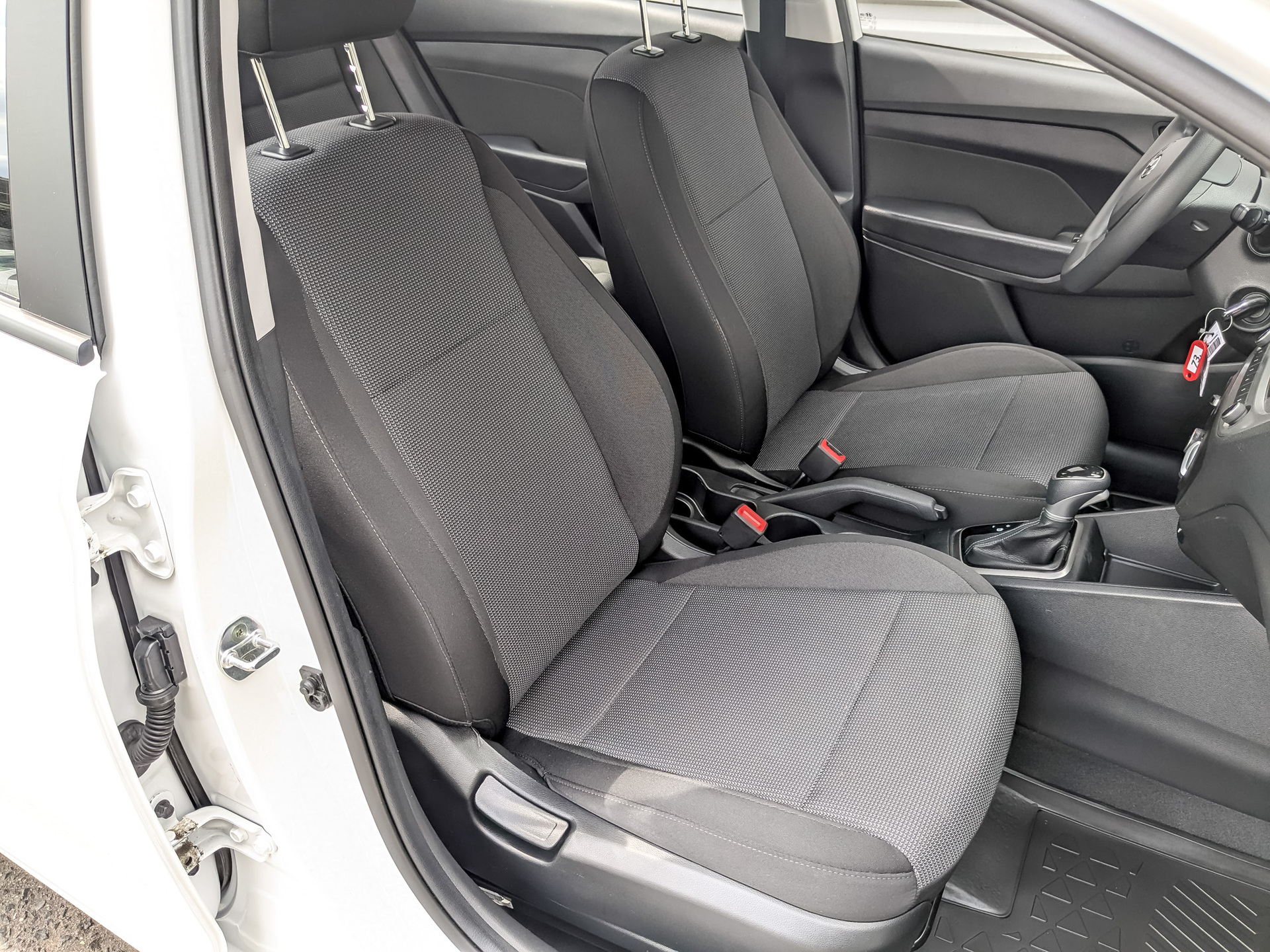 HYUNDAI Solaris 1.60 (123 л.с), автомат, 2022, пробег 71 339 км