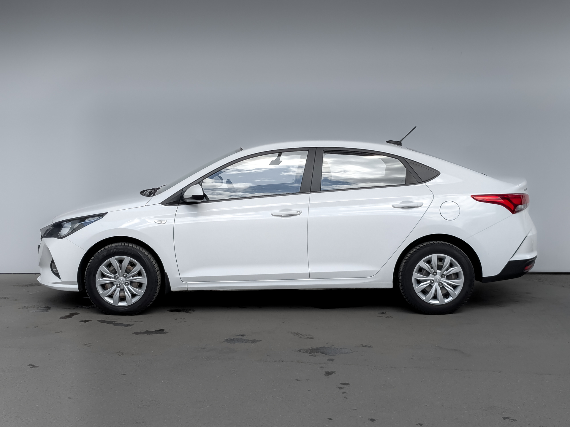 HYUNDAI Solaris 1.60 (123 л.с), автомат, 2022, пробег 83 879 км