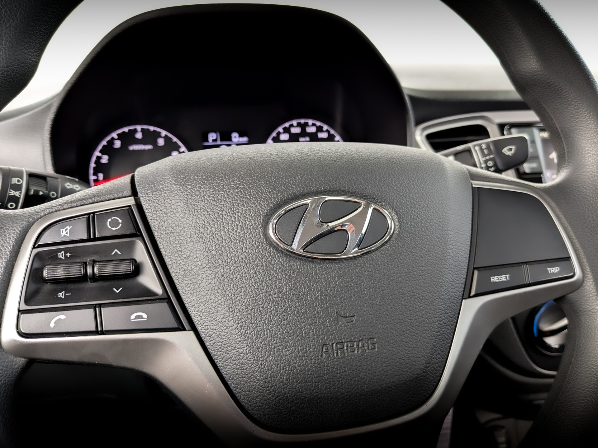 HYUNDAI Solaris 1.60 (123 л.с), автомат, 2022, пробег 83 879 км