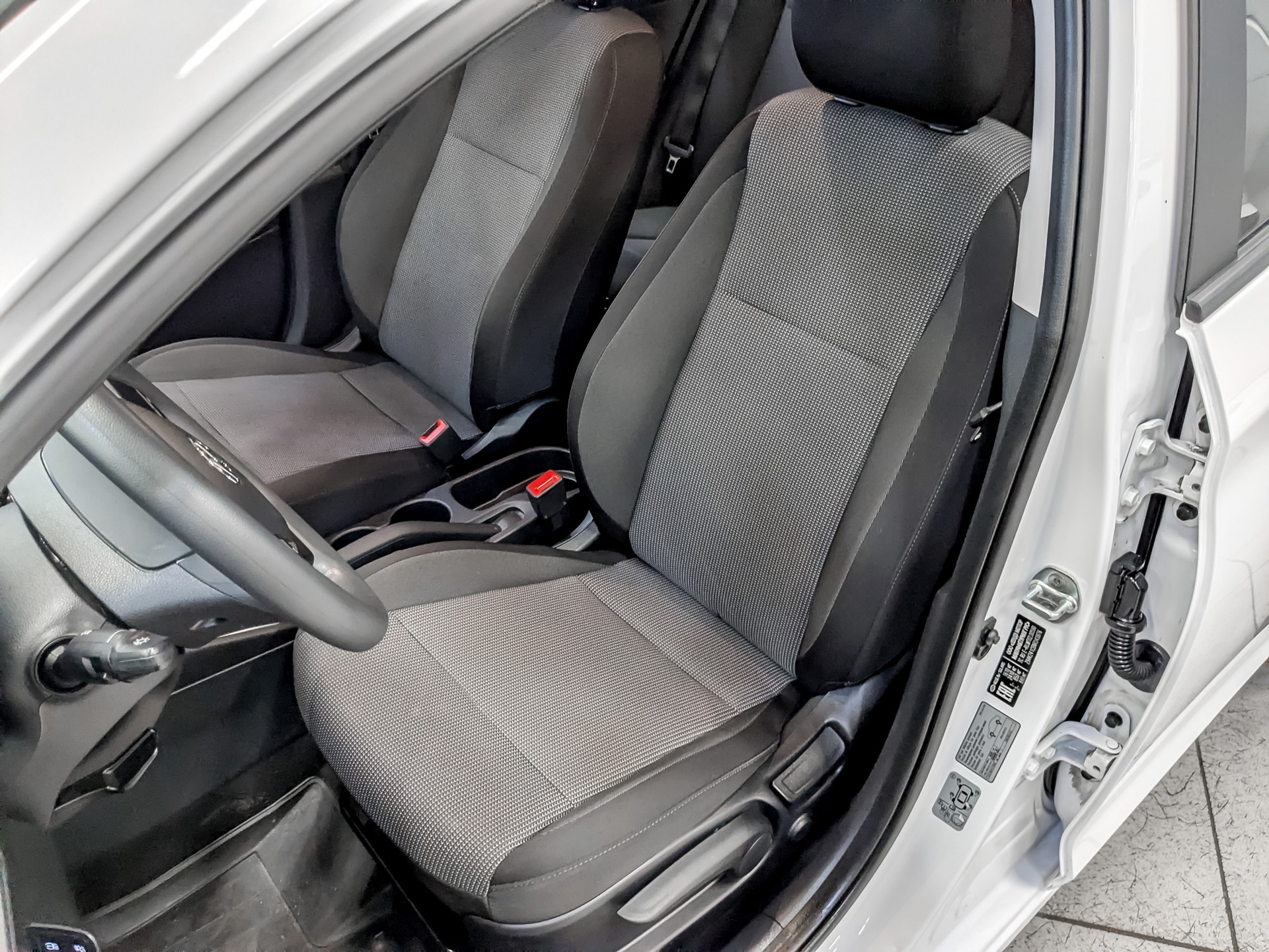 HYUNDAI Solaris 1.60 (123 л.с), автомат, 2022, пробег 81 240 км