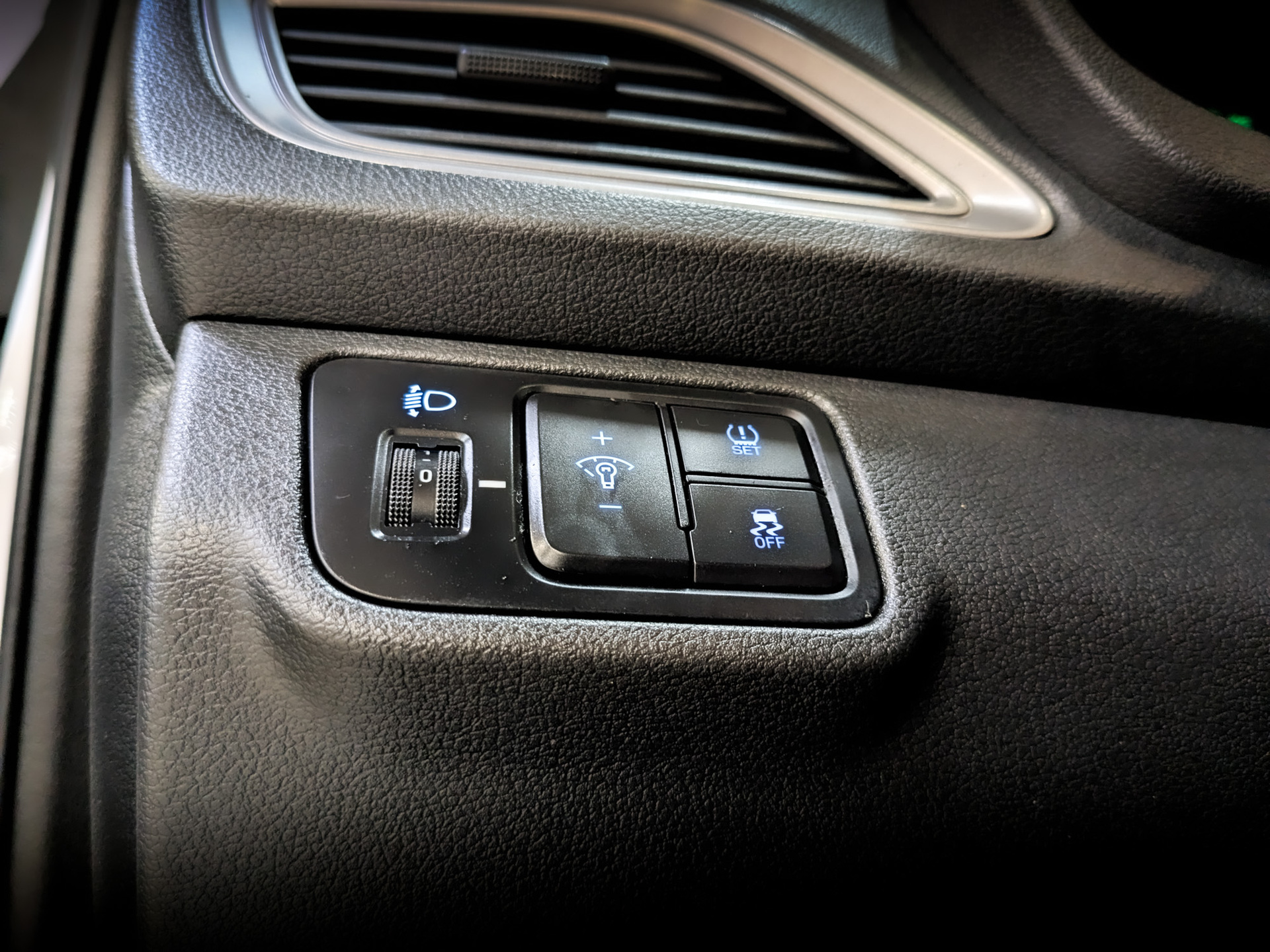 HYUNDAI Solaris 1.60 (123 л.с), автомат, 2022, пробег 81 240 км
