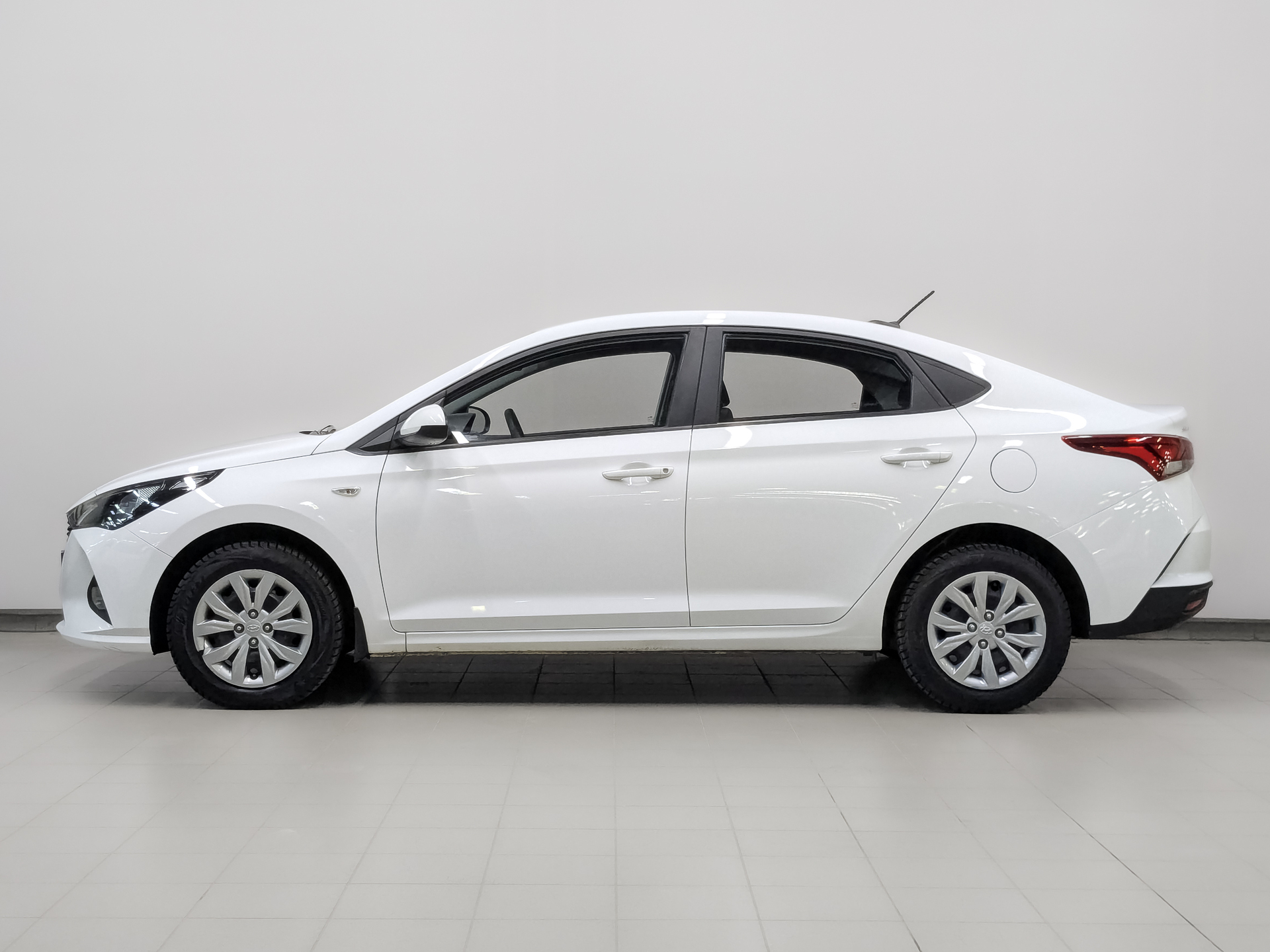 HYUNDAI Solaris 1.60 (123 л.с), автомат, 2022, пробег 66 122 км