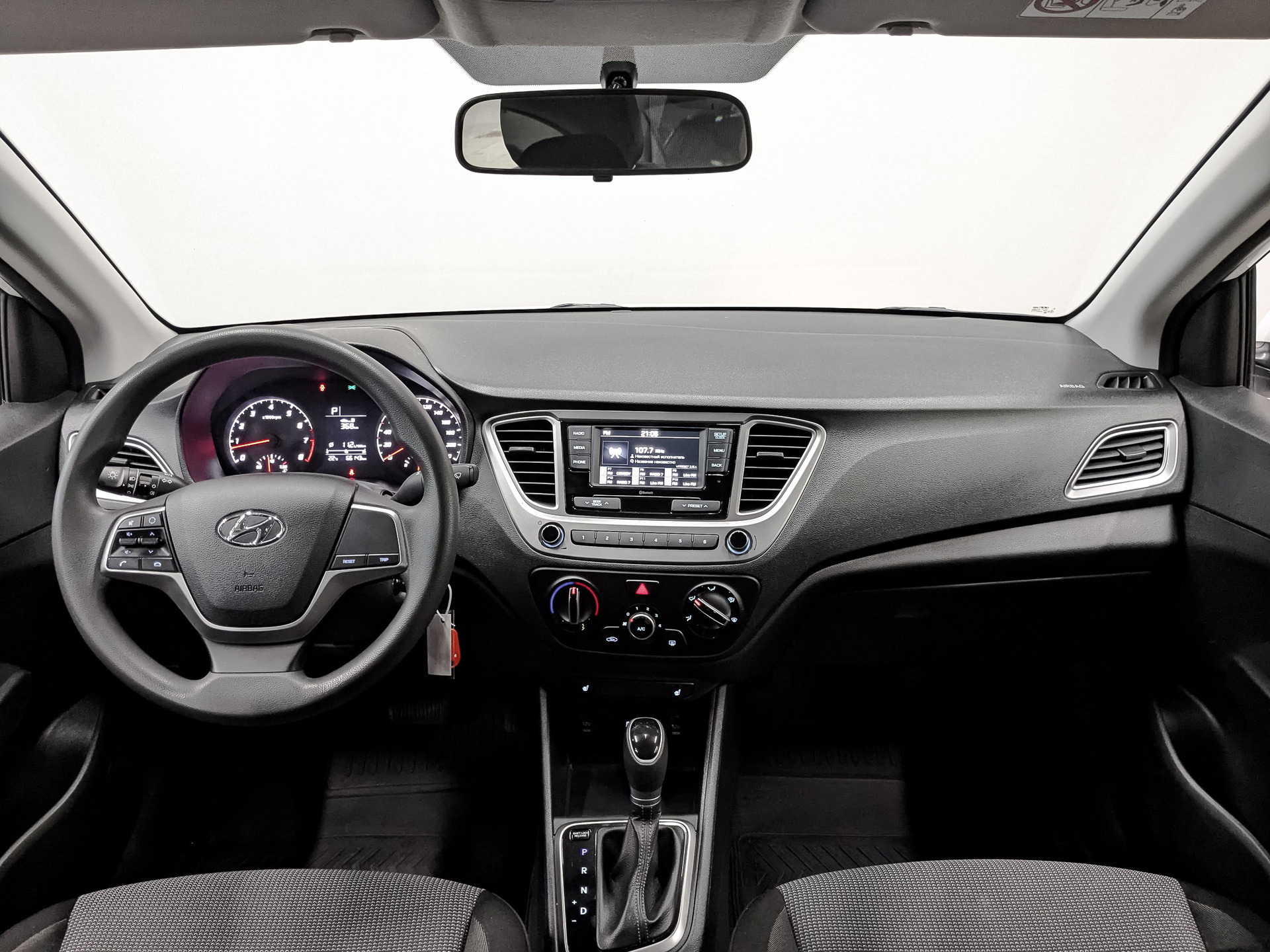 HYUNDAI Solaris 1.60 (123 л.с), автомат, 2022, пробег 66 122 км