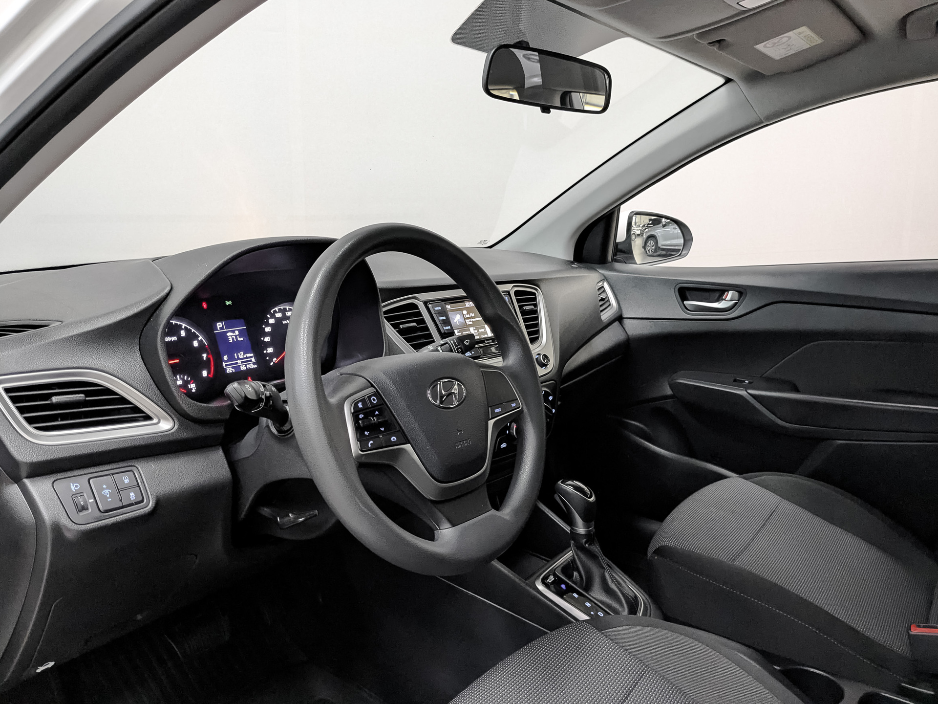 HYUNDAI Solaris 1.60 (123 л.с), автомат, 2022, пробег 66 122 км