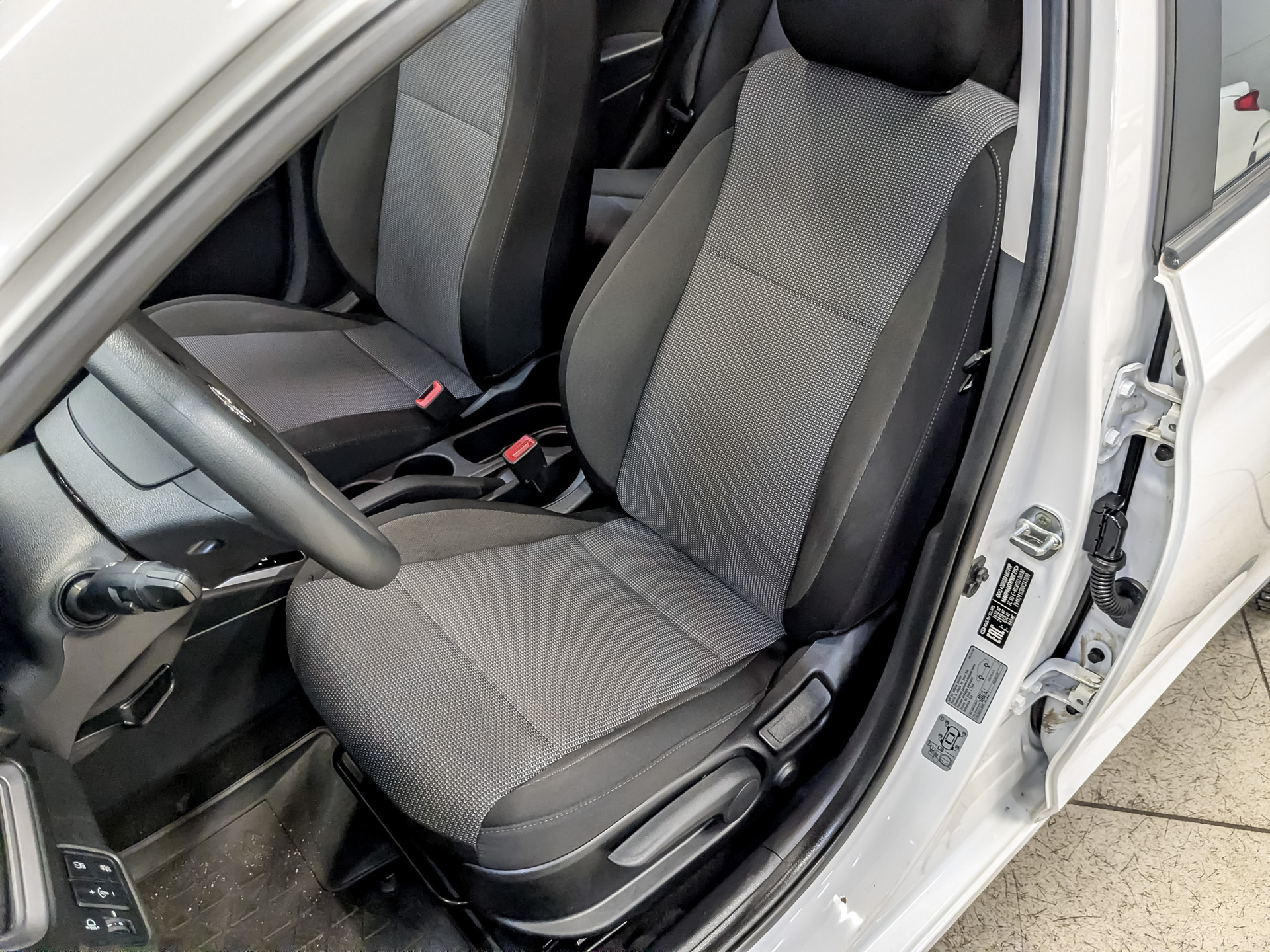 HYUNDAI Solaris 1.60 (123 л.с), автомат, 2022, пробег 71 375 км