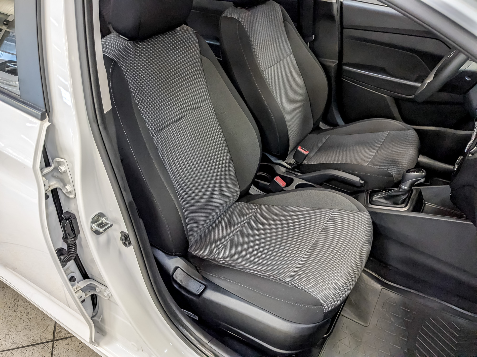 HYUNDAI Solaris 1.60 (123 л.с), автомат, 2022, пробег 71 375 км