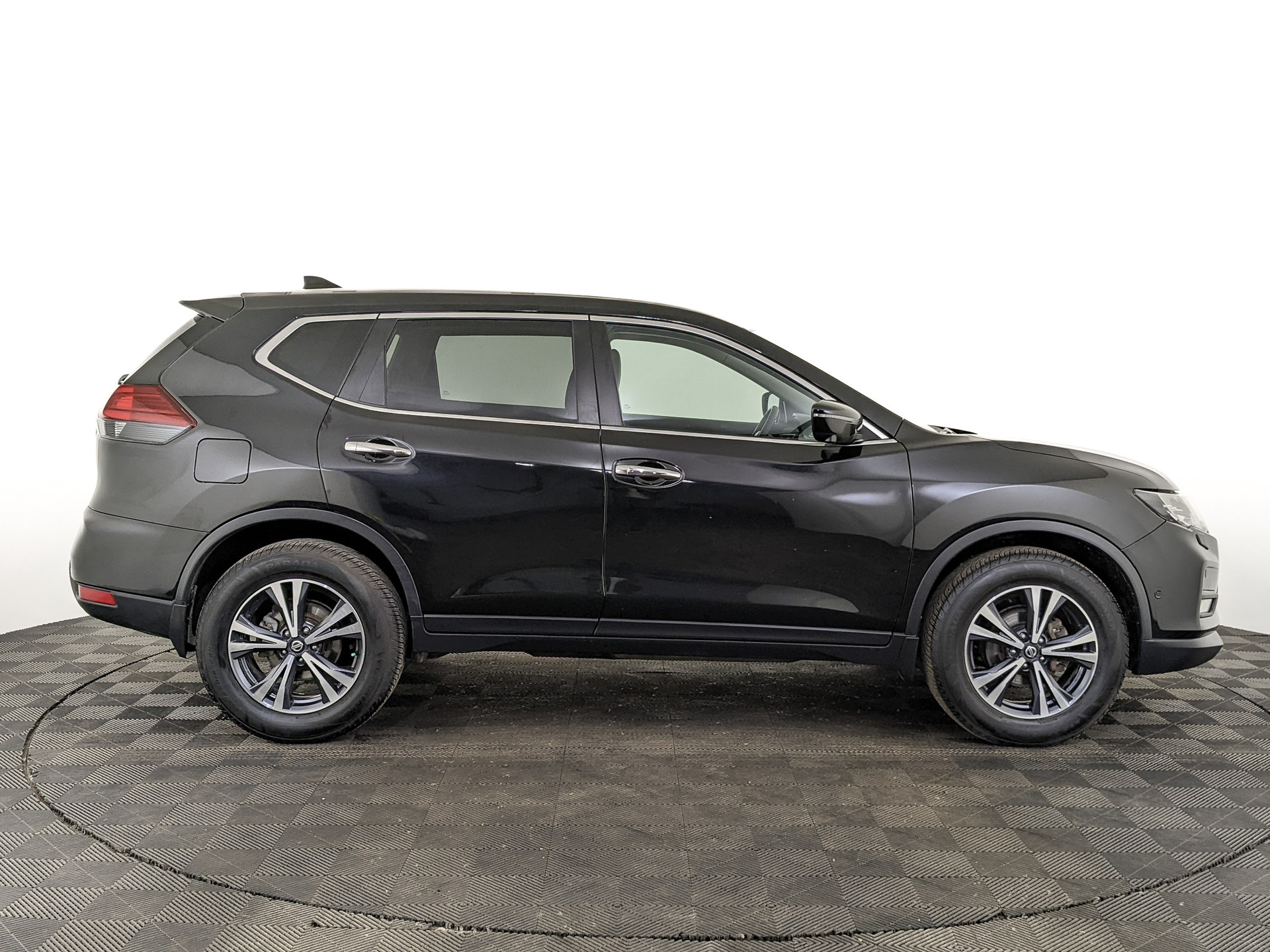 NISSAN X-Trail 2.50 (171 л.с), автомат, 2021, пробег 84 963 км