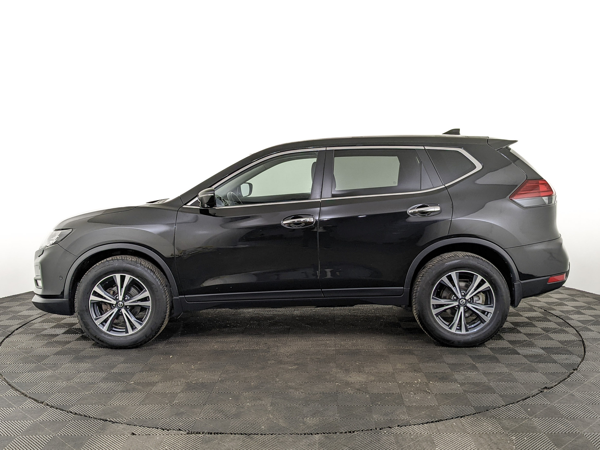 NISSAN X-Trail 2.50 (171 л.с), автомат, 2021, пробег 84 963 км