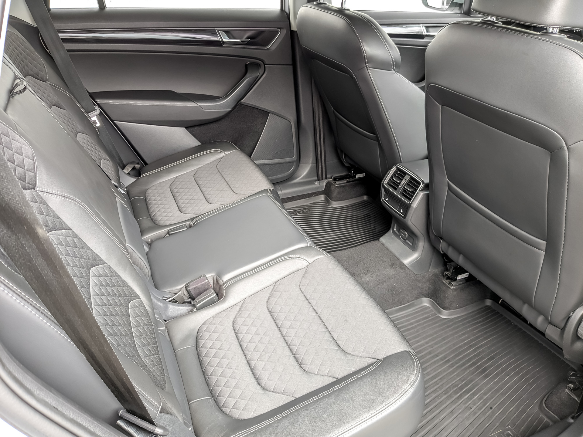 SKODA Kodiaq 2.00 (180 л.с), автомат, 2021, пробег 100 760 км
