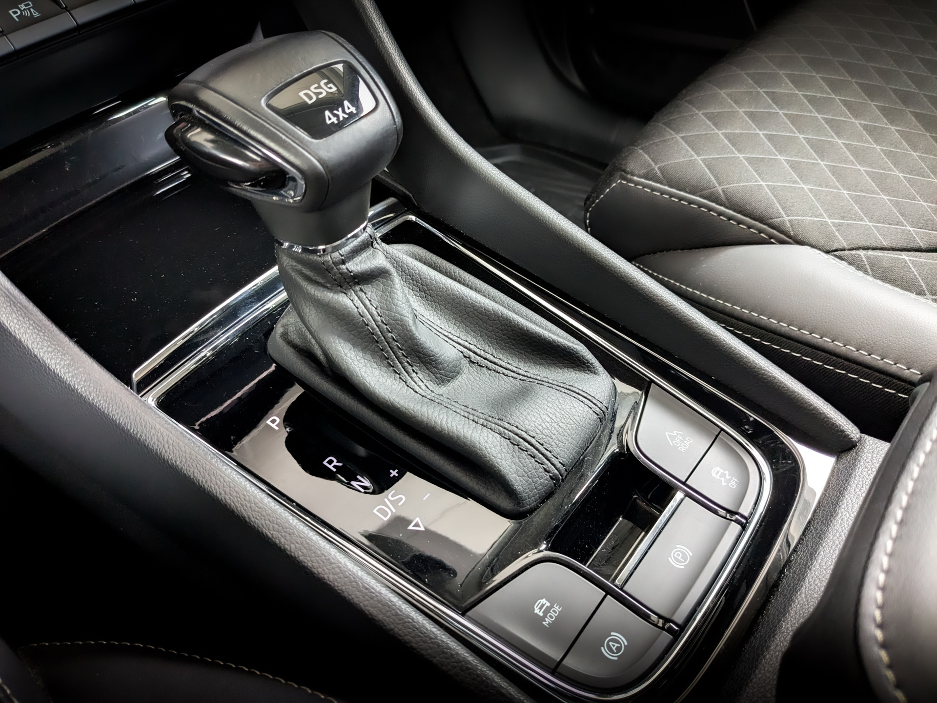 SKODA Kodiaq 2.00 (180 л.с), автомат, 2021, пробег 100 760 км