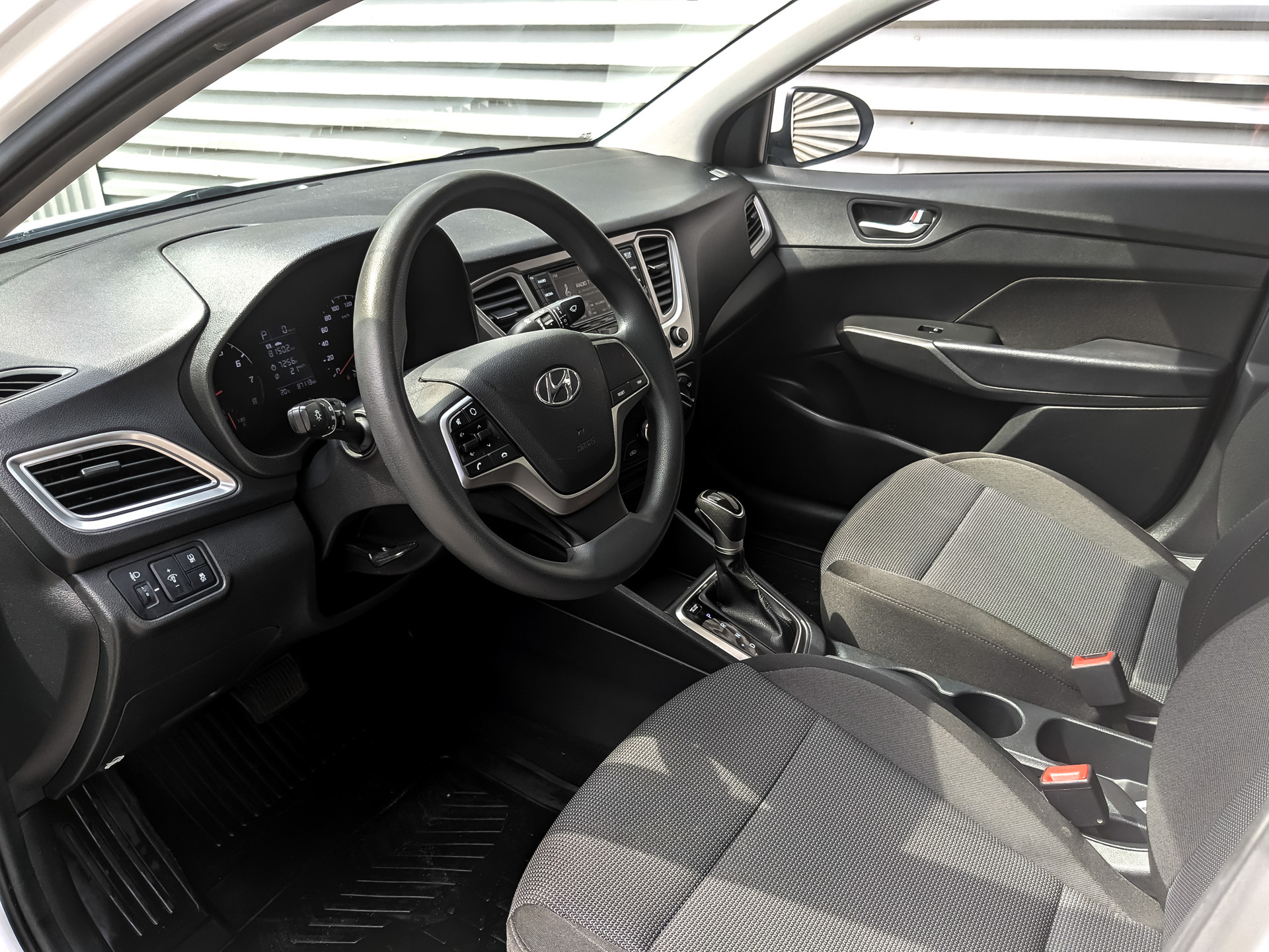 HYUNDAI Solaris 1.60 (123 л.с), автомат, 2022, пробег 87 026 км
